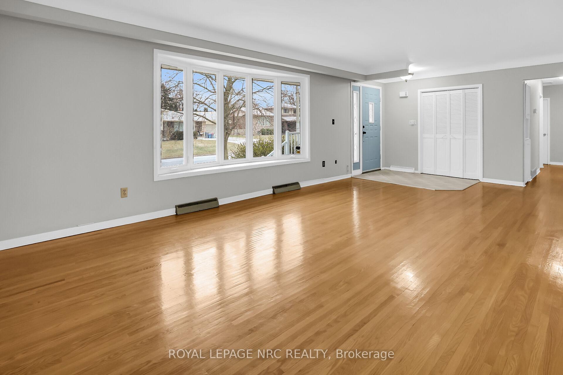 Photo 25 of 21 Beacon Hill Drive, St. Catharines, Burleigh Hill — HOMEH