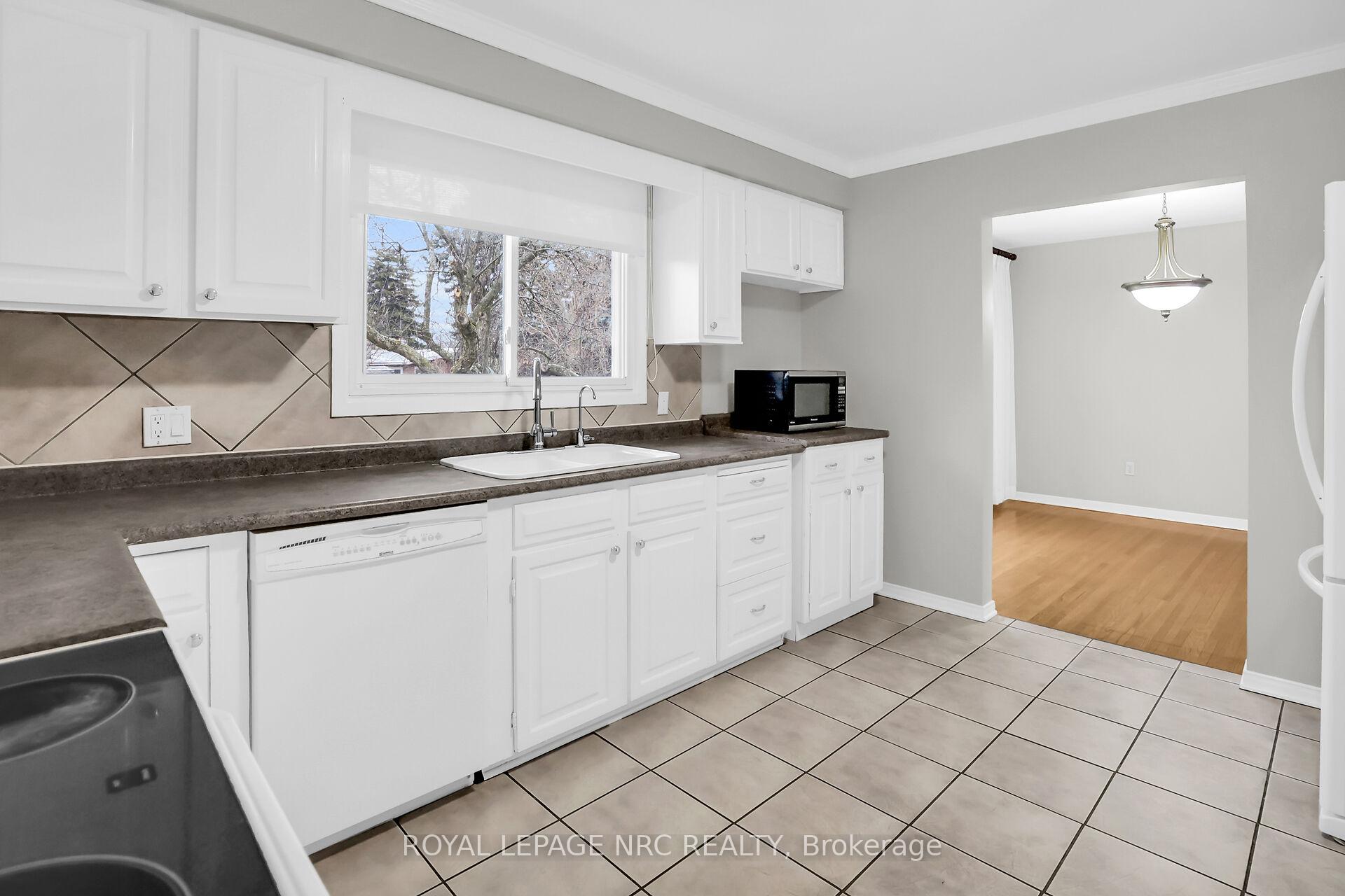 Photo 31 of 21 Beacon Hill Drive, St. Catharines, Burleigh Hill — HOMEH