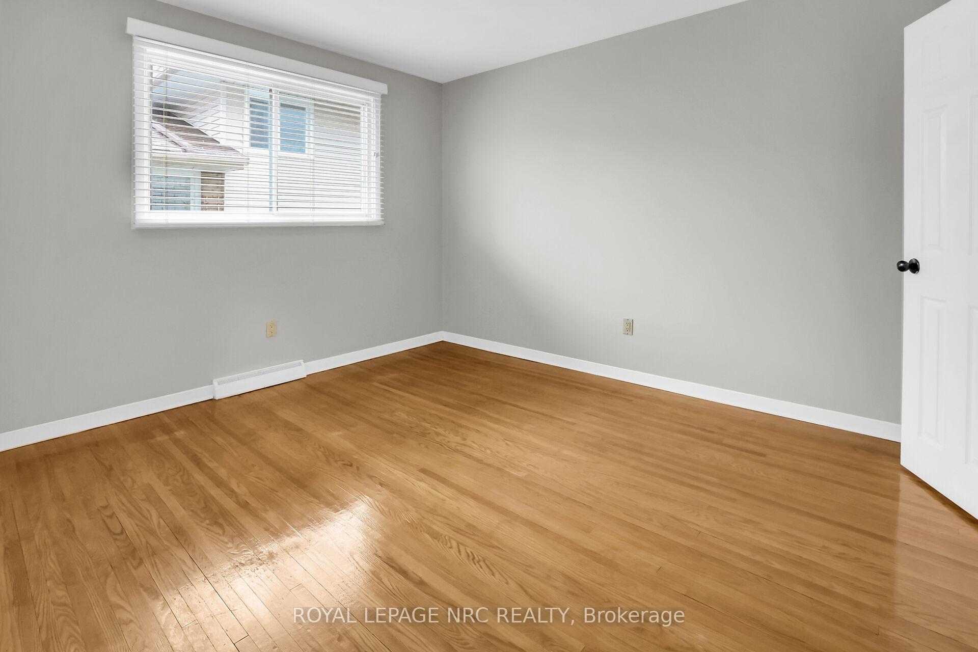 Photo 33 of 21 Beacon Hill Drive, St. Catharines, Burleigh Hill — HOMEH