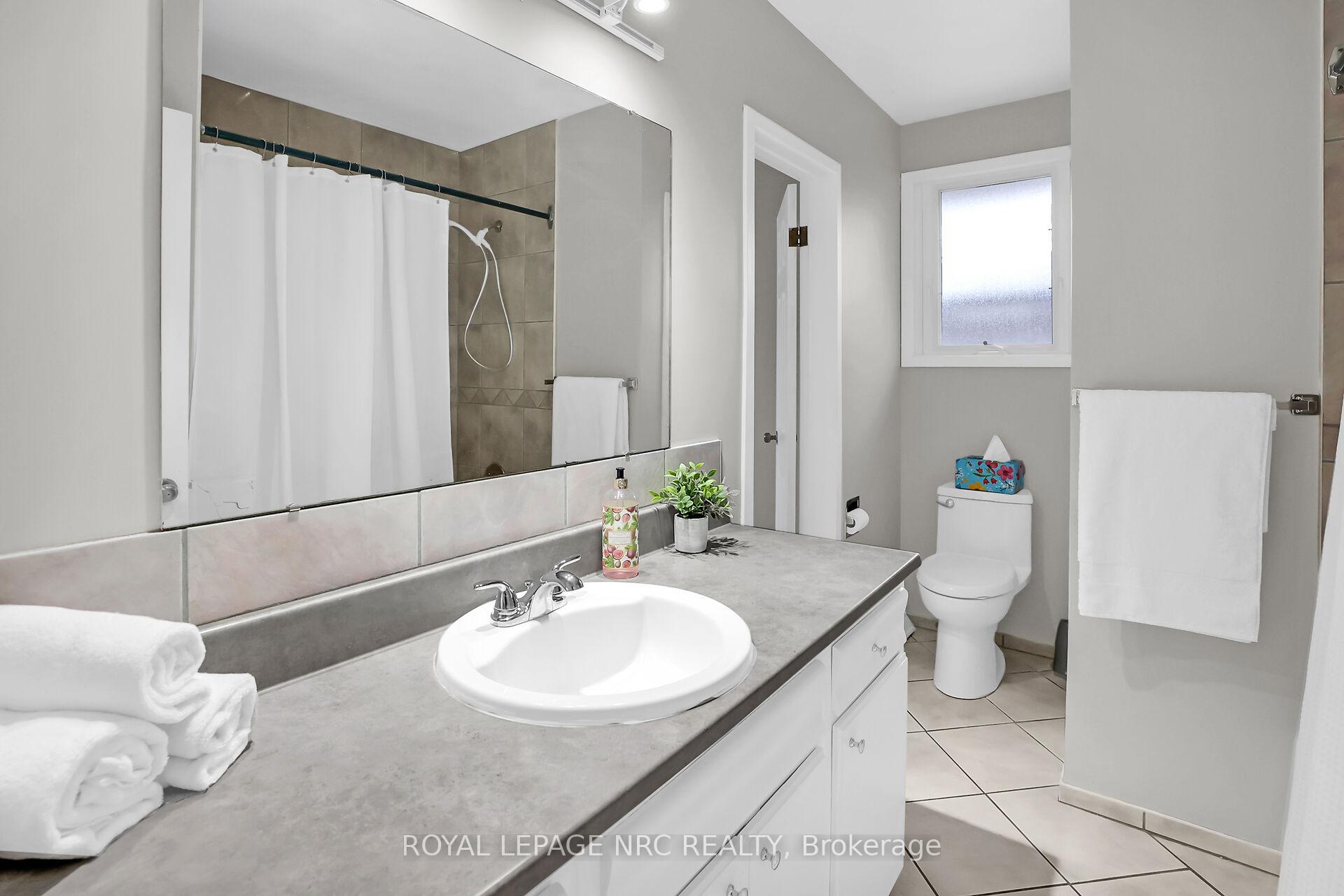 Photo 38 of 21 Beacon Hill Drive, St. Catharines, Burleigh Hill — HOMEH
