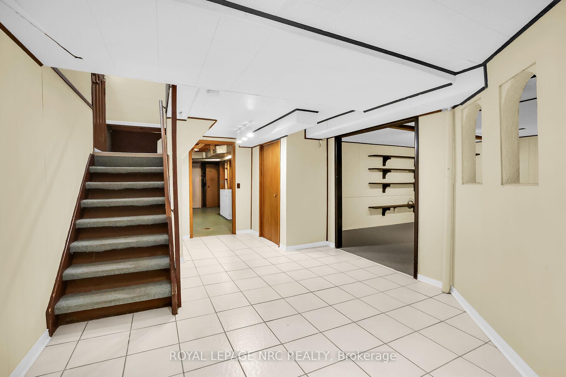 Photo 41 of 21 Beacon Hill Drive, St. Catharines, Burleigh Hill — HOMEH