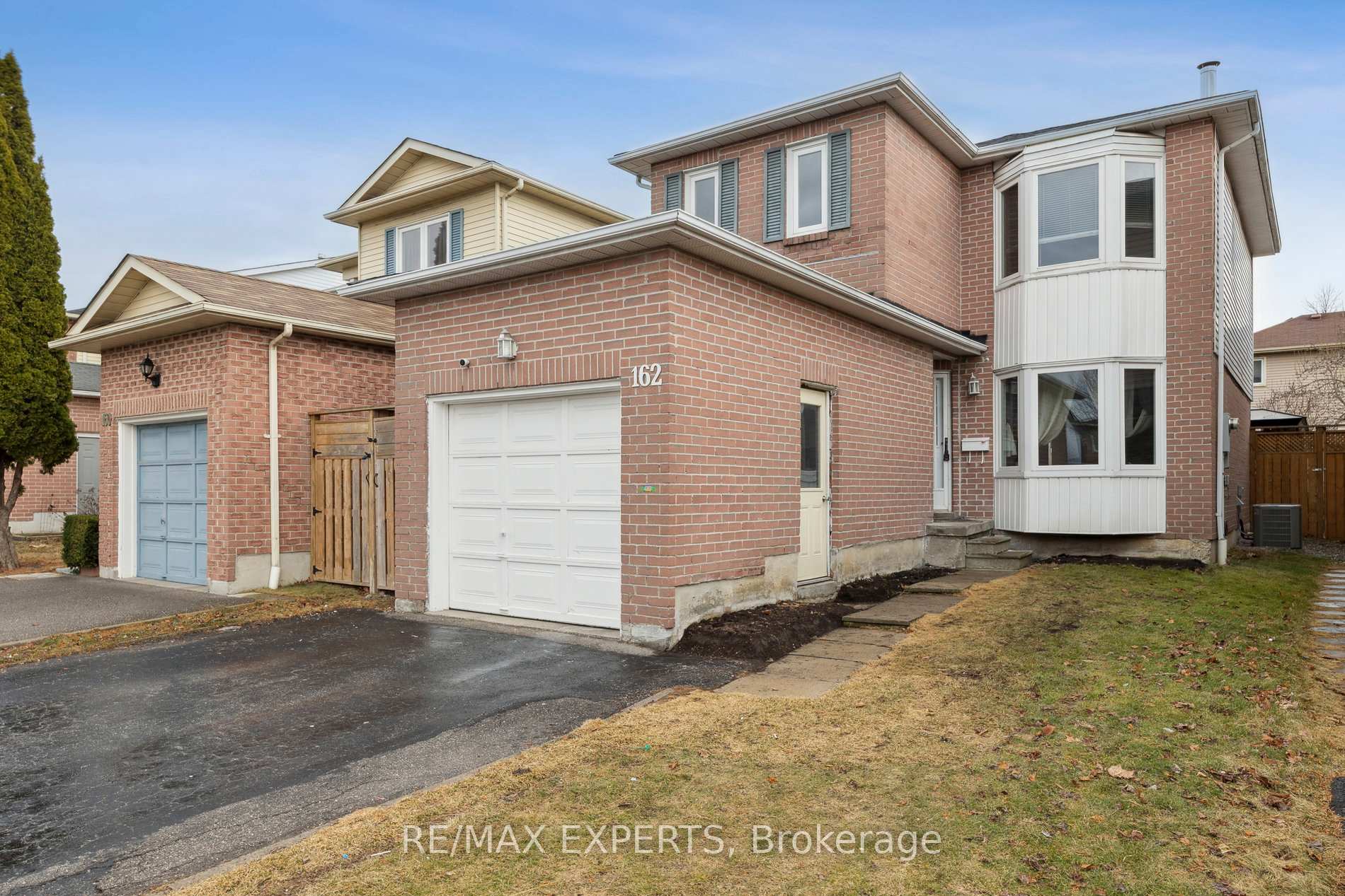 Photo 3 of 162 Reed Drive, Ajax, Central — HOMEH
