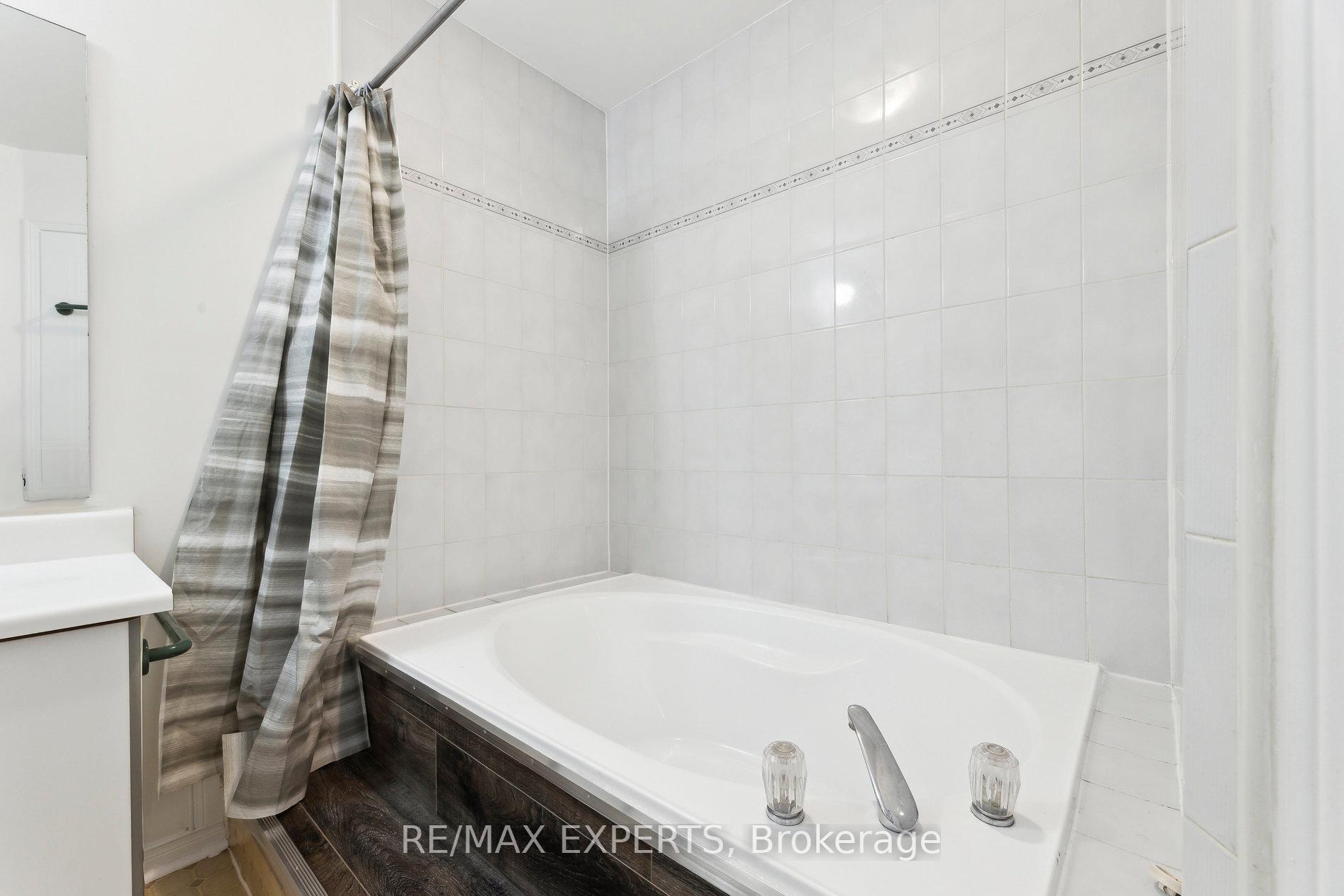 Photo 30 of 162 Reed Drive, Ajax, Central — HOMEH