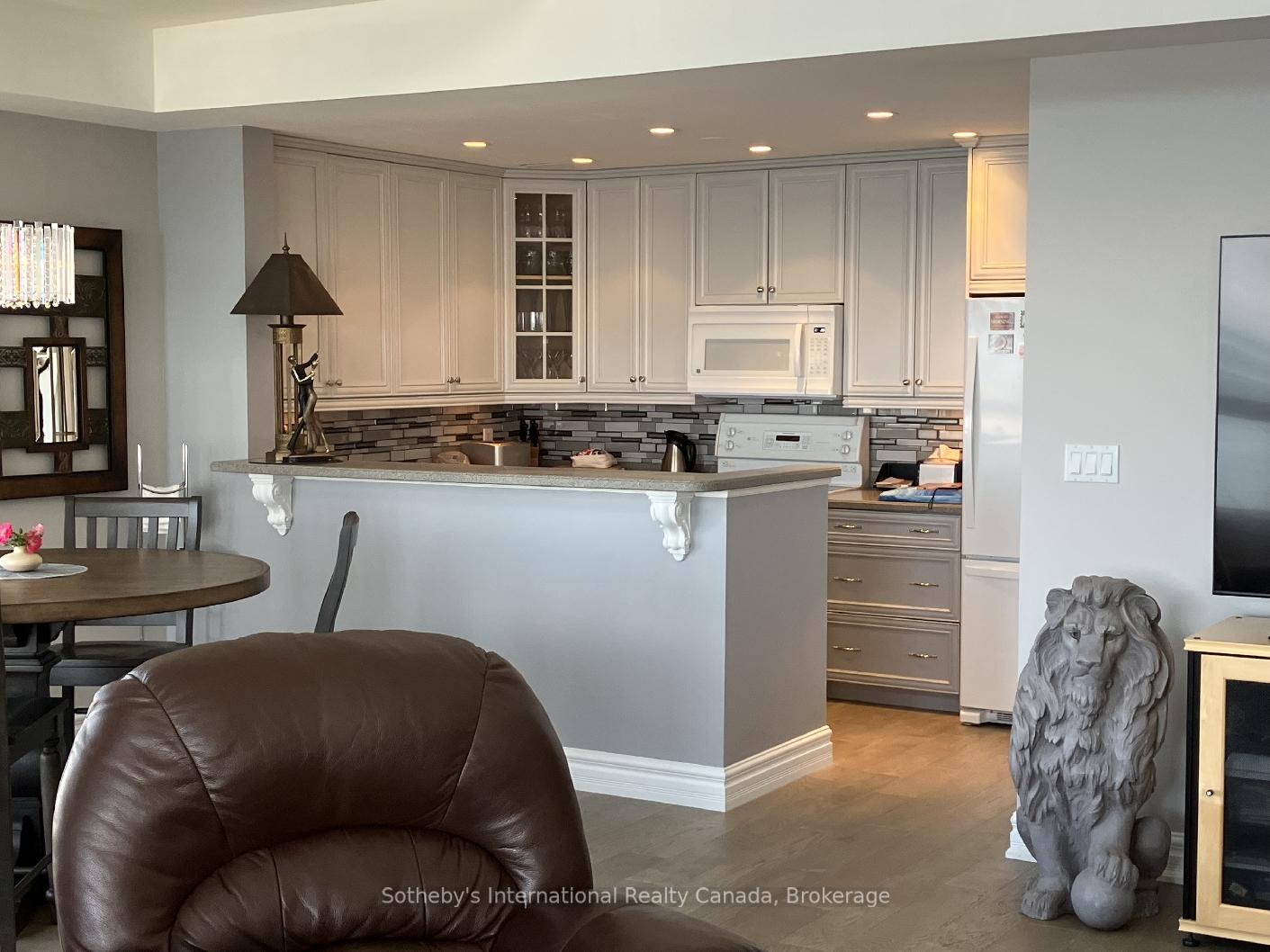 Photo 9 of 481 Mariners Way, Collingwood — HOMEH