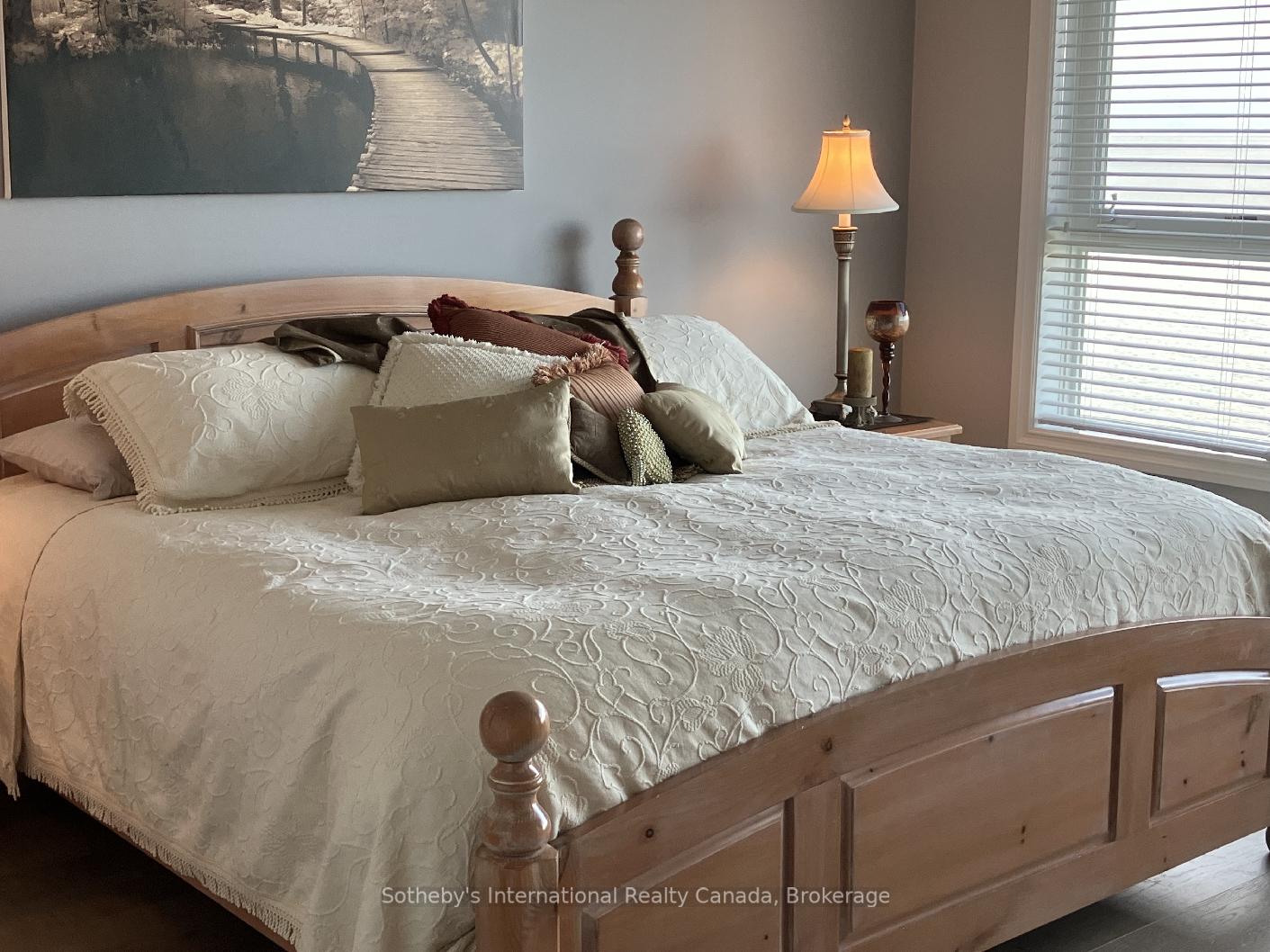 Photo 13 of 481 Mariners Way, Collingwood — HOMEH