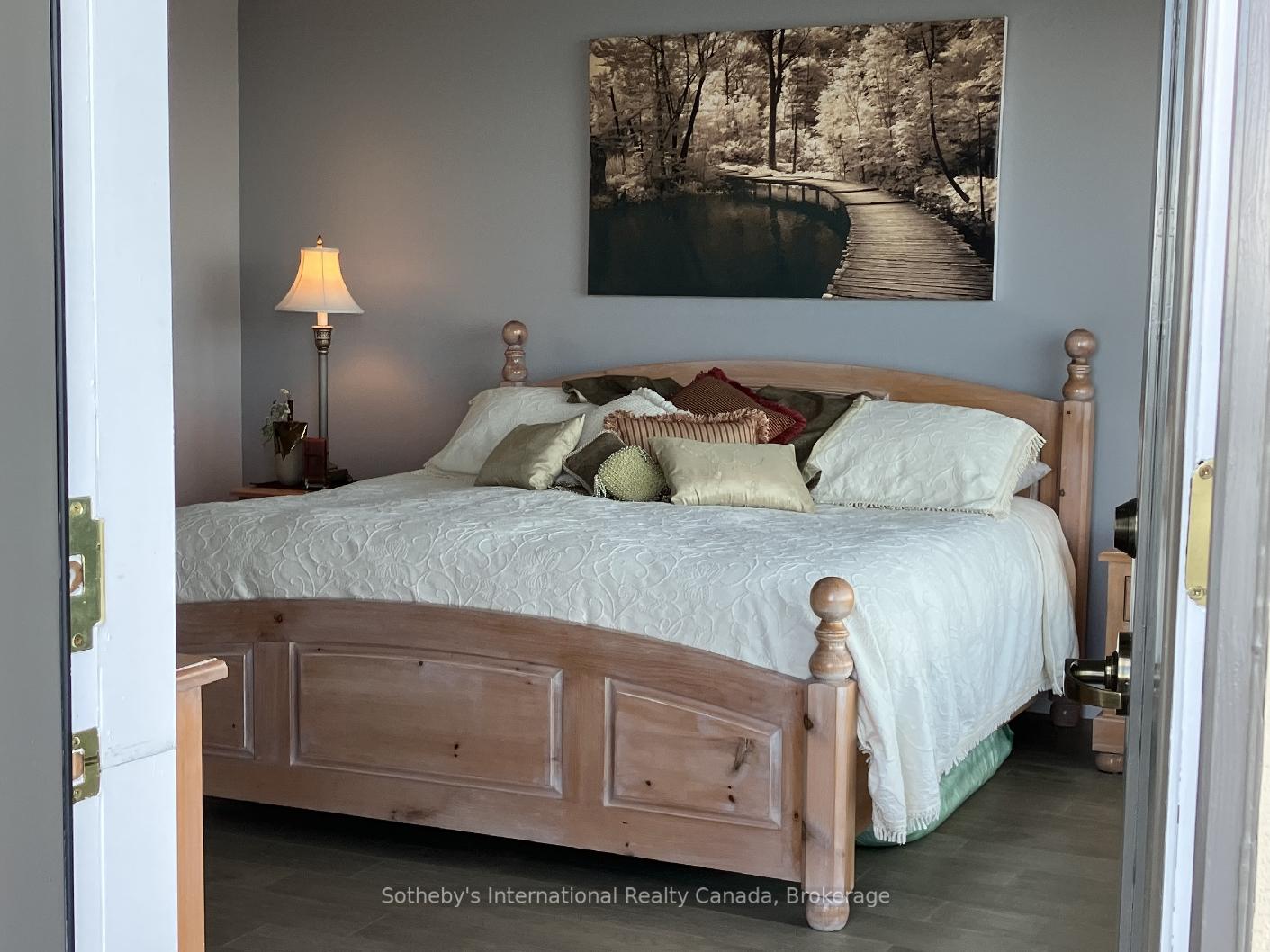 Photo 16 of 481 Mariners Way, Collingwood — HOMEH
