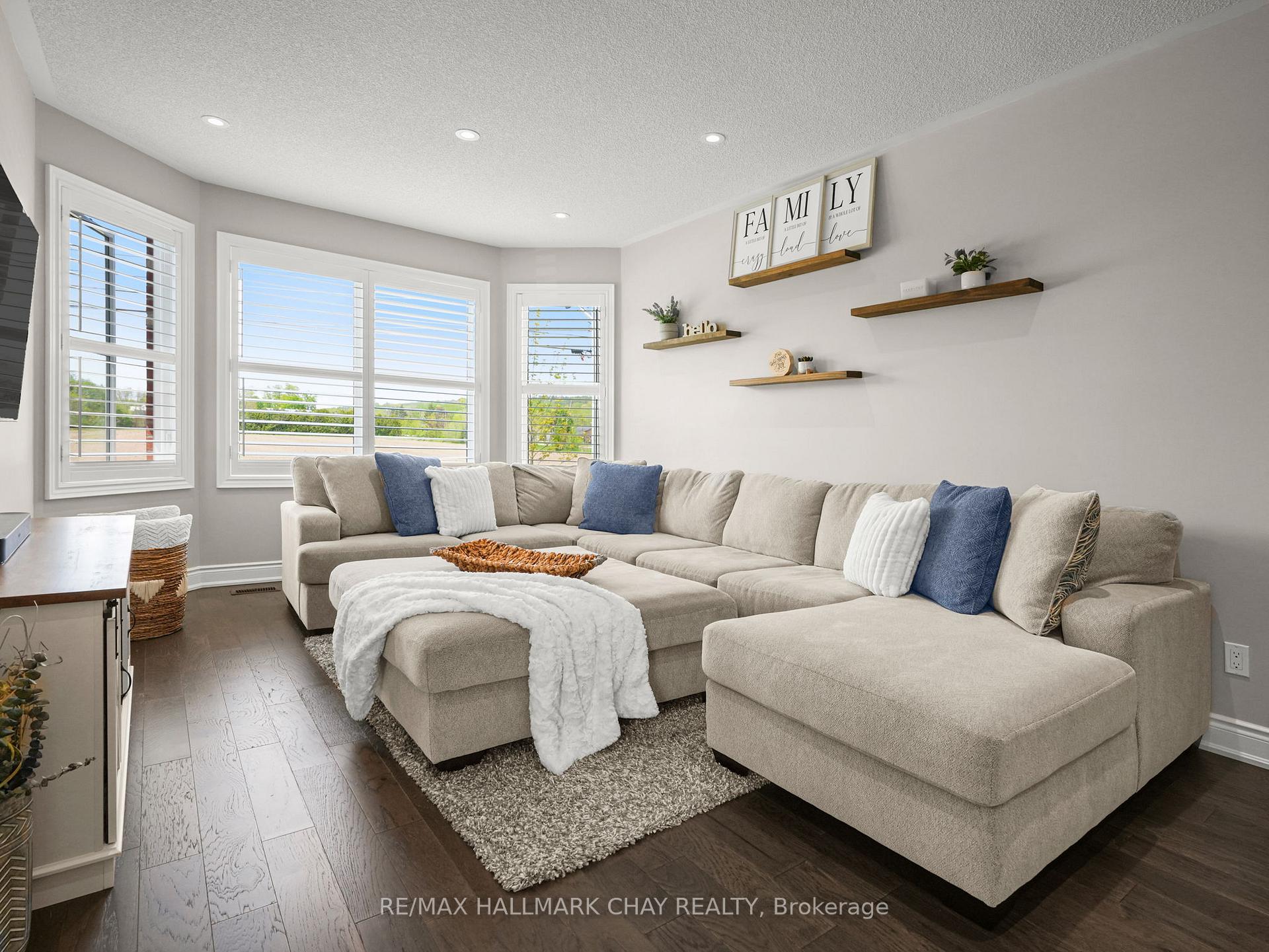 Photo 9 of 227 Mary Street, Clearview, Creemore — HOMEH