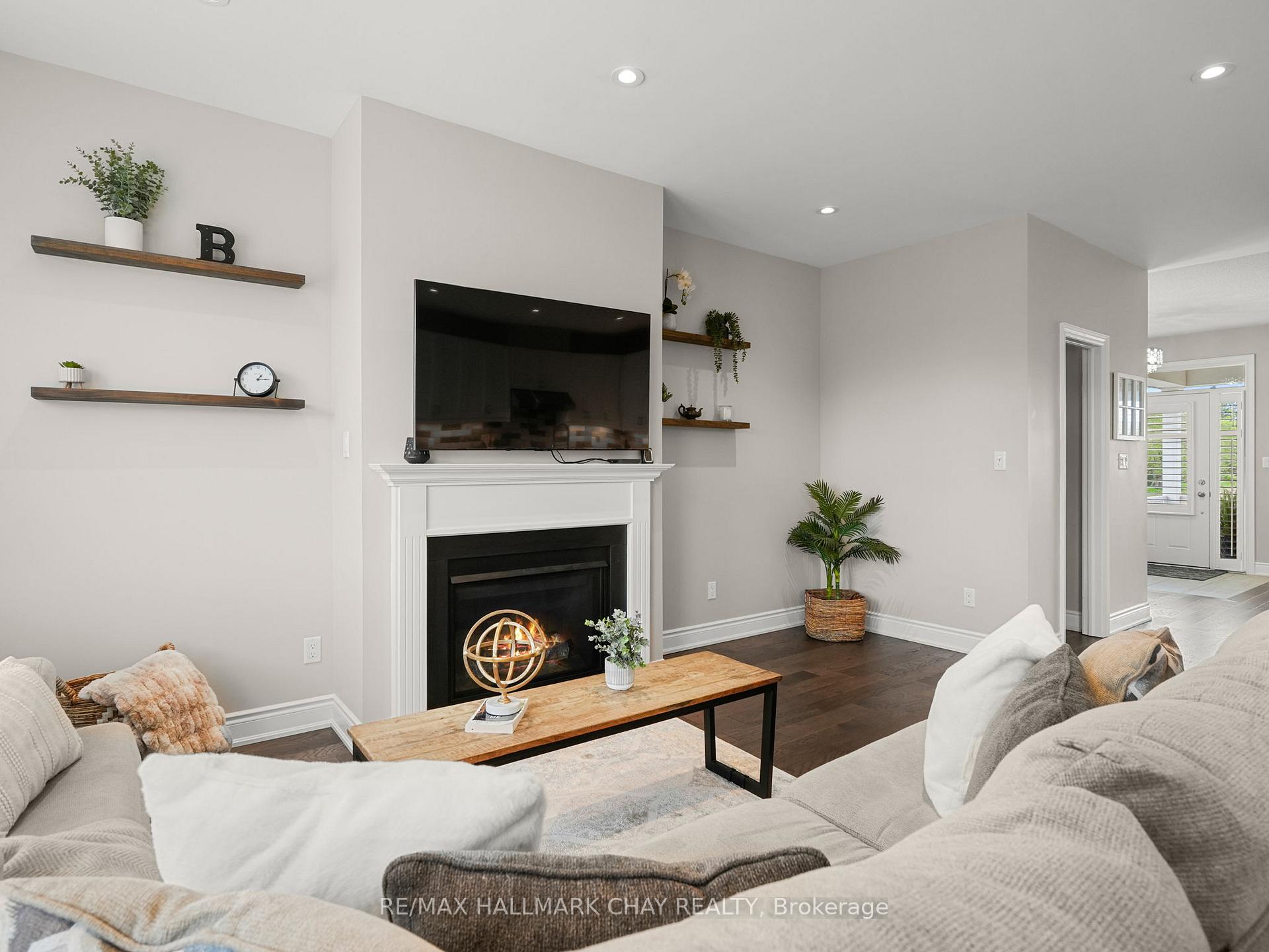 Photo 22 of 227 Mary Street, Clearview, Creemore — HOMEH
