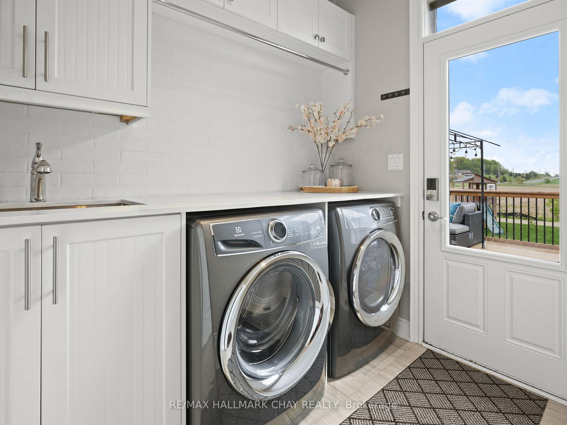 Photo 23 of 227 Mary Street, Clearview, Creemore — HOMEH