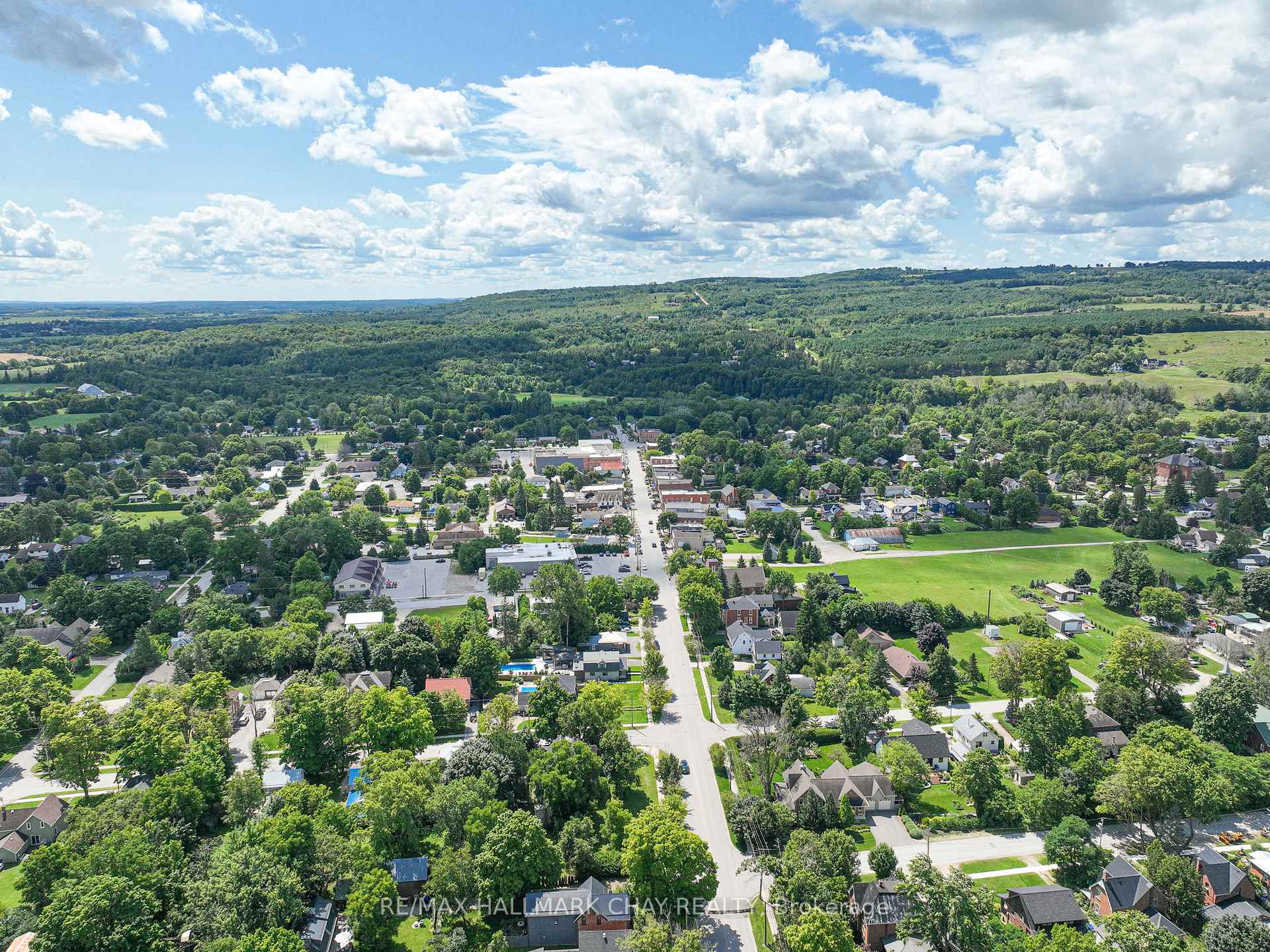 Photo 43 of 227 Mary Street, Clearview, Creemore — HOMEH