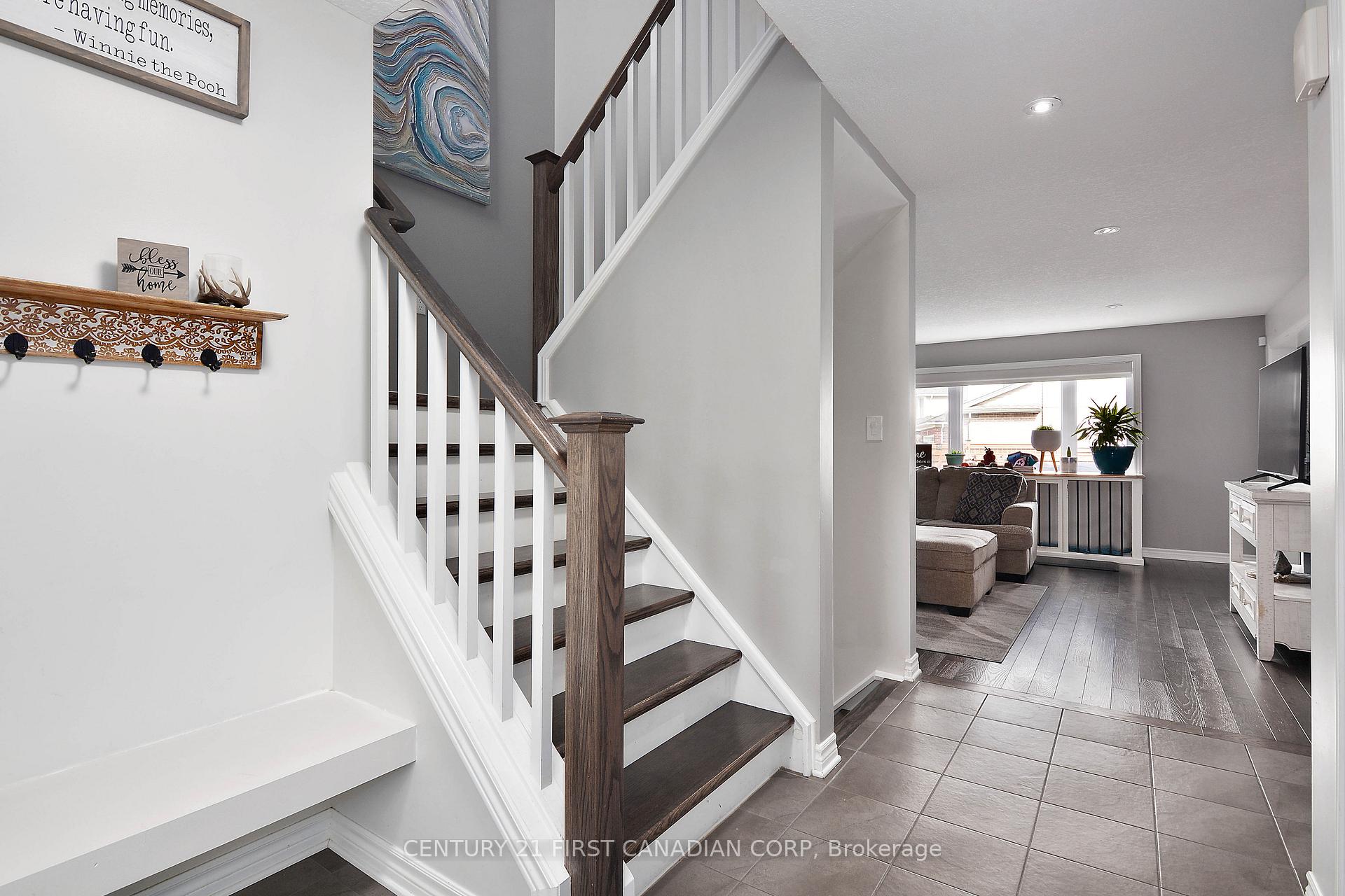 Photo 3 of 1 Russet Lane, St. Thomas — HOMEH