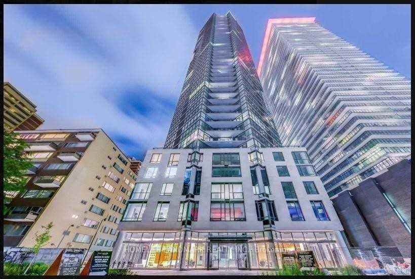 Front of Unit 3909, 45 Charles Street E