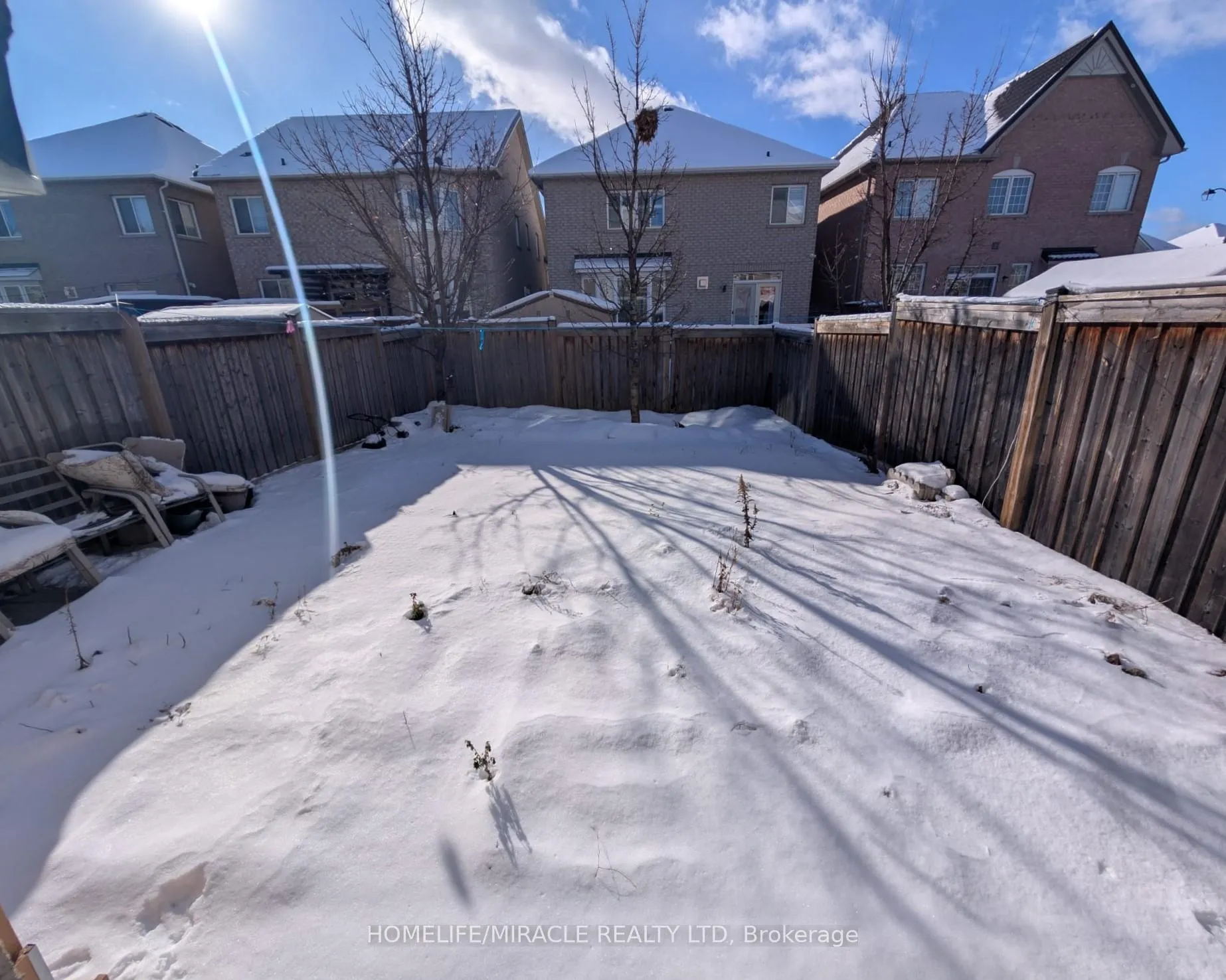 Photo 11 of 18 Alicewood Grove, Brampton, Sandringham-Wellington — HOMEH