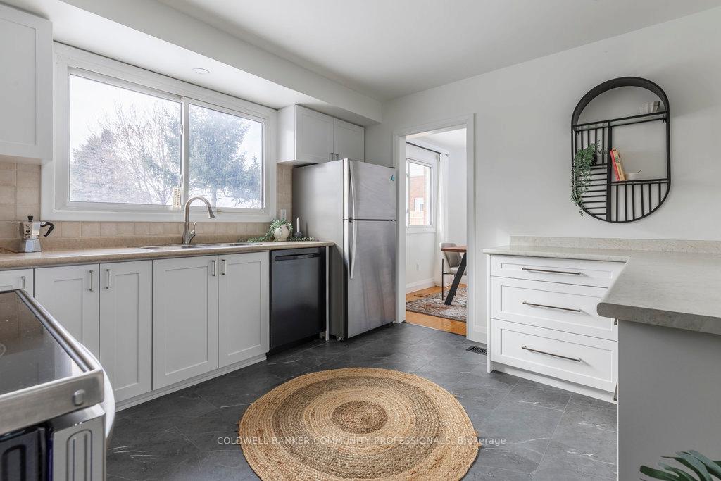 Photo 14 of 7 Eldorado Court, Hamilton, Rolston — HOMEH
