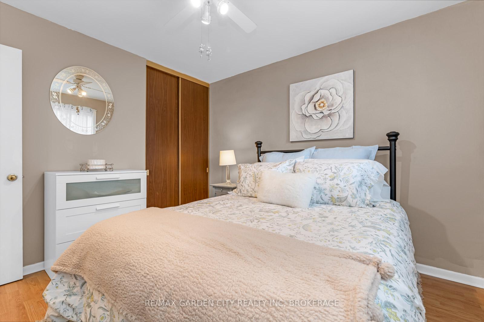 Photo 15 of 40 Densgrove Drive, St. Catharines, Vine/Linwell — HOMEH