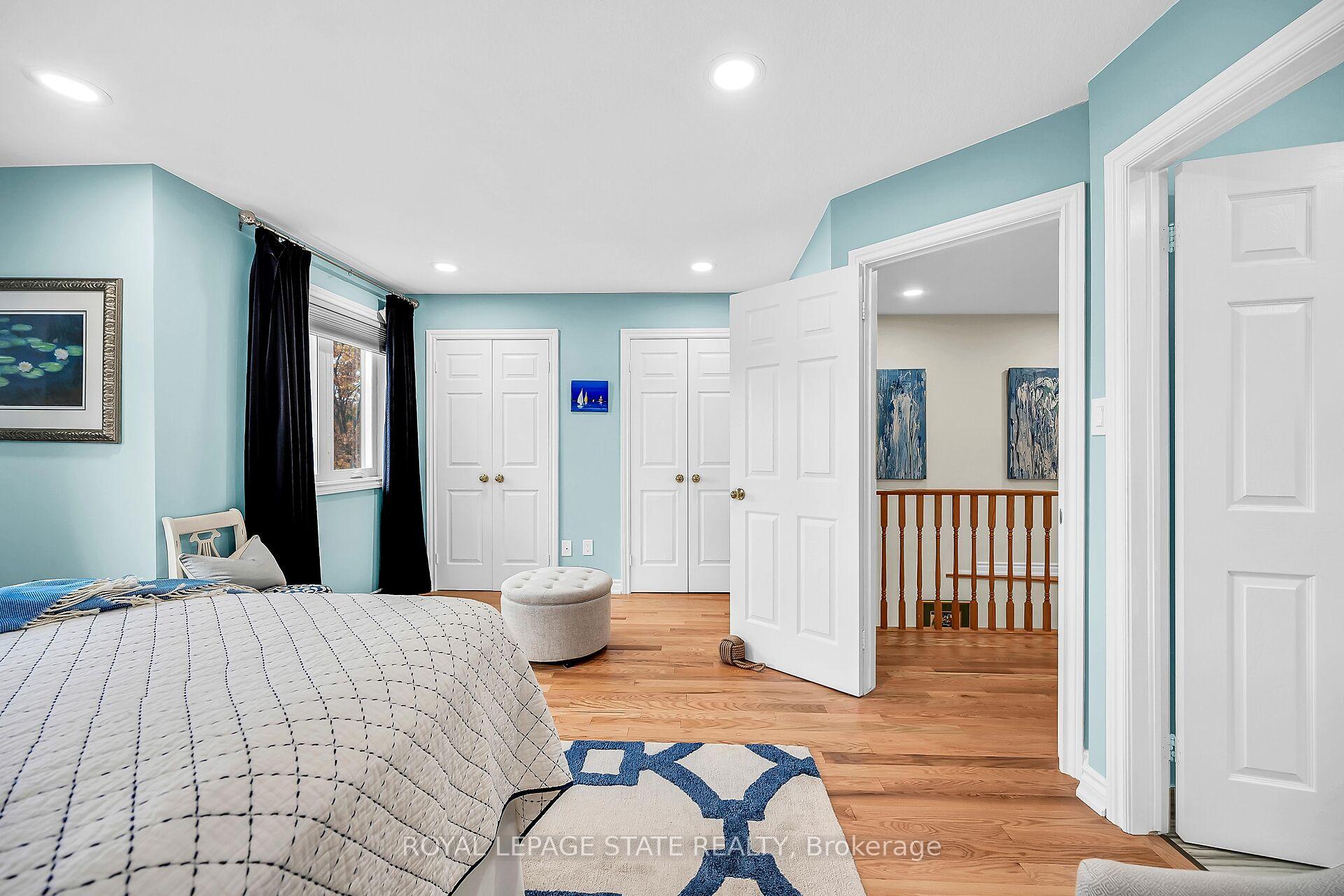 Photo 5 of 17 Sunters Court, Hamilton, Ancaster — HOMEH