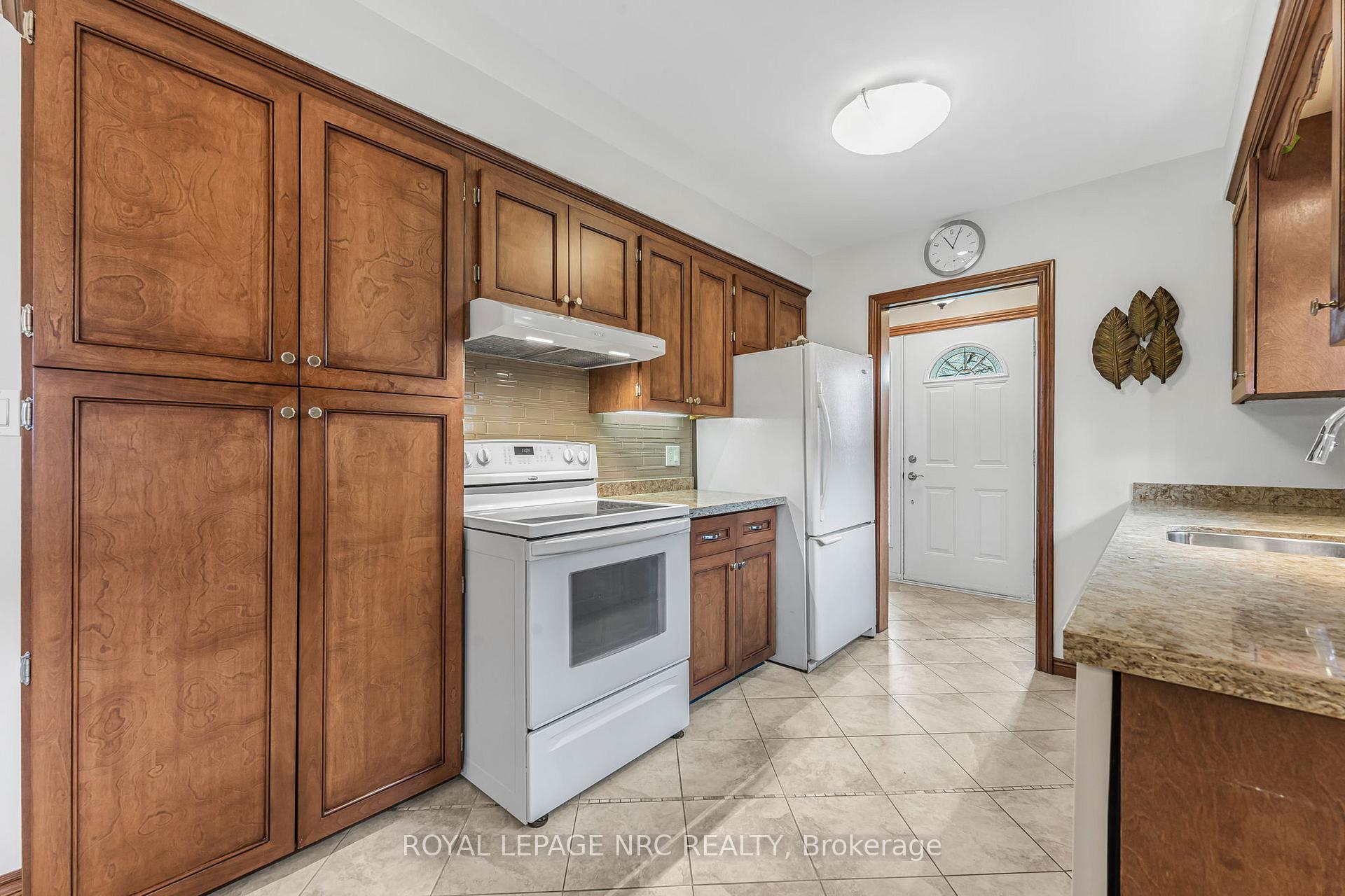 Photo 11 of 58 Woodrow Street, St. Catharines, Secord Woods — HOMEH