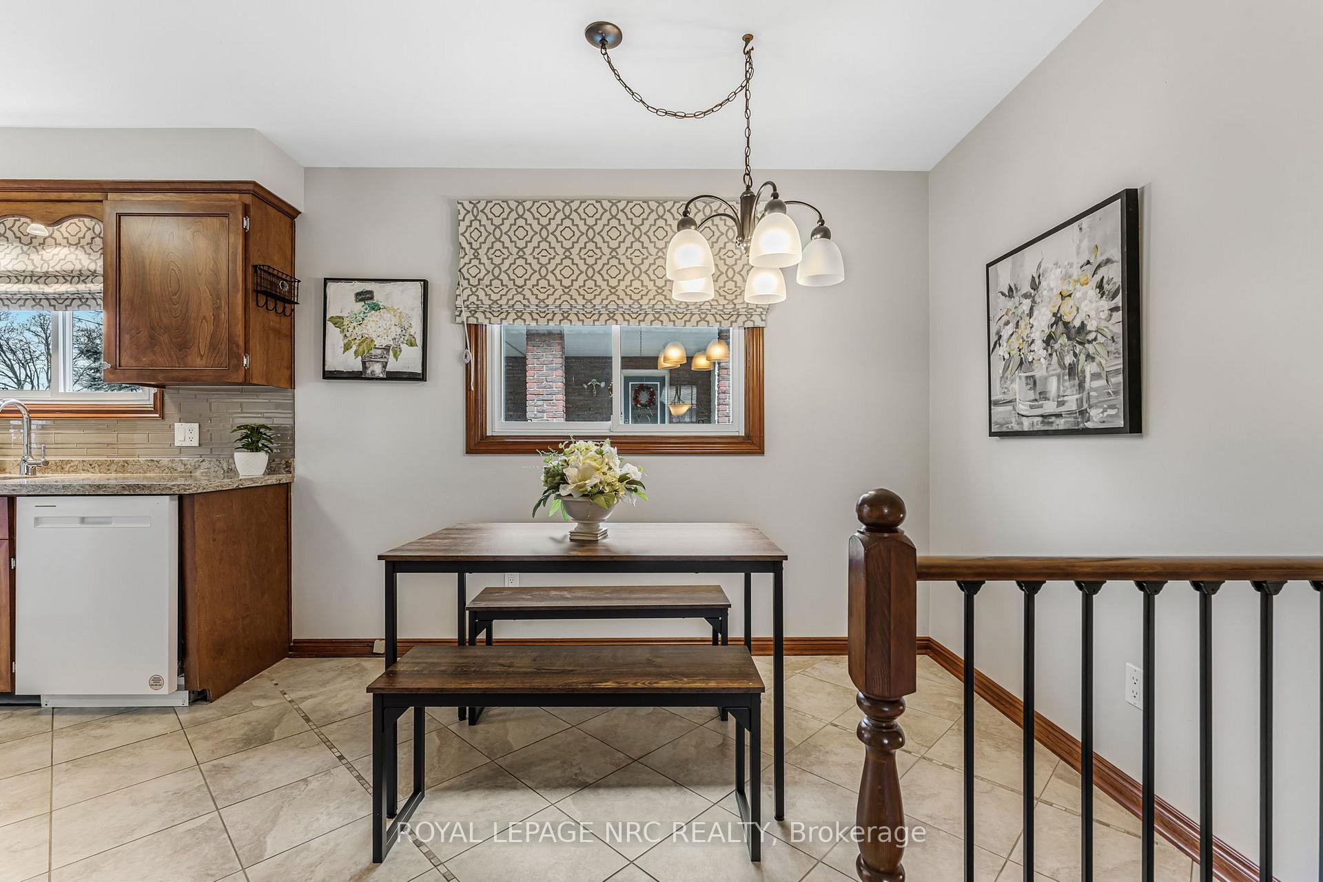 Photo 14 of 58 Woodrow Street, St. Catharines, Secord Woods — HOMEH