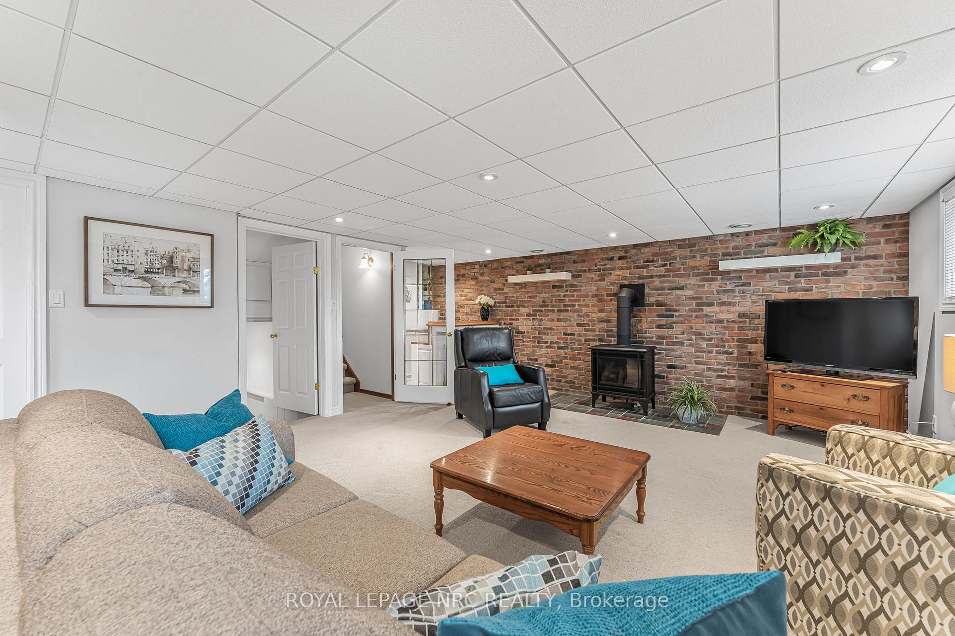 Photo 23 of 58 Woodrow Street, St. Catharines, Secord Woods — HOMEH