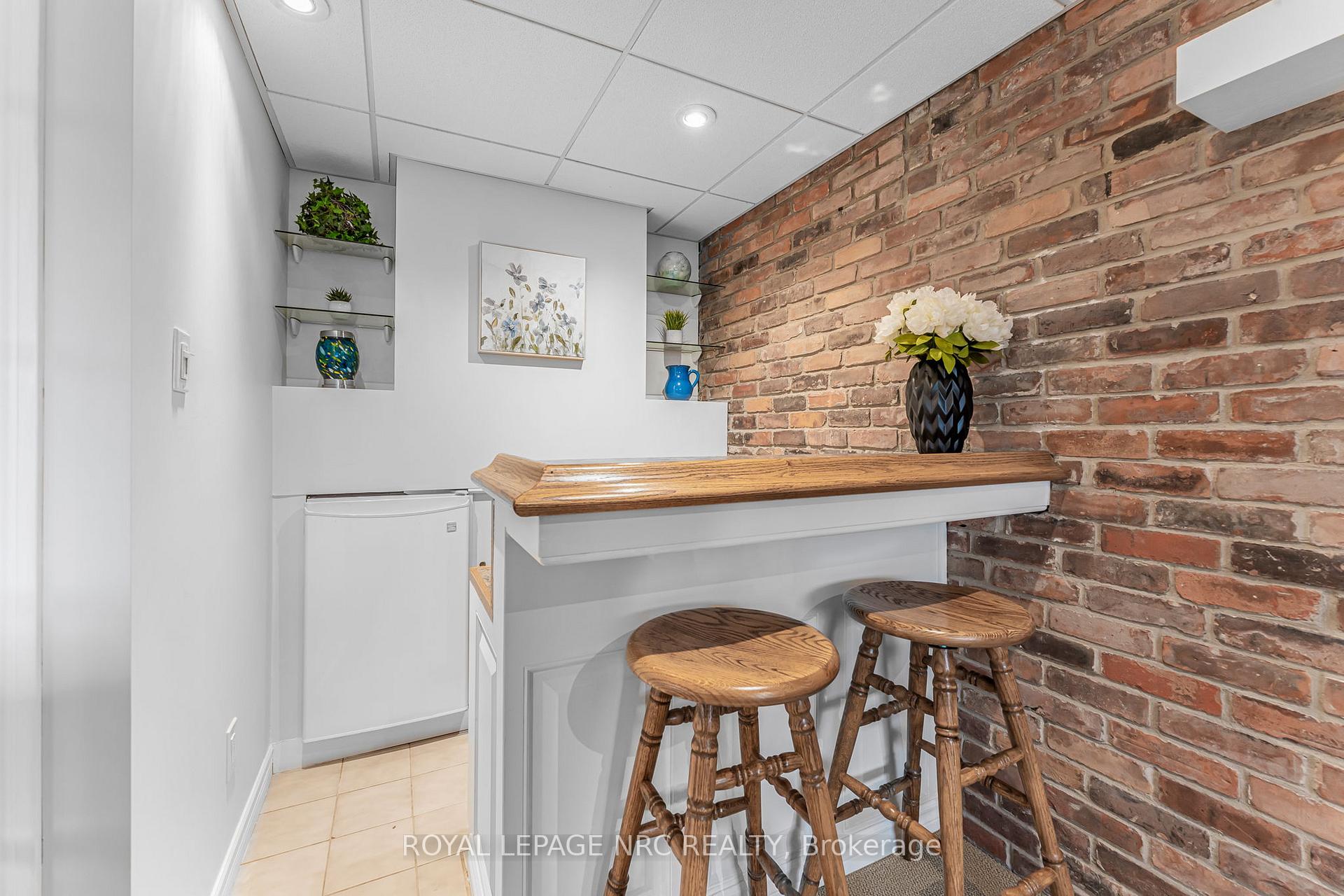 Photo 25 of 58 Woodrow Street, St. Catharines, Secord Woods — HOMEH
