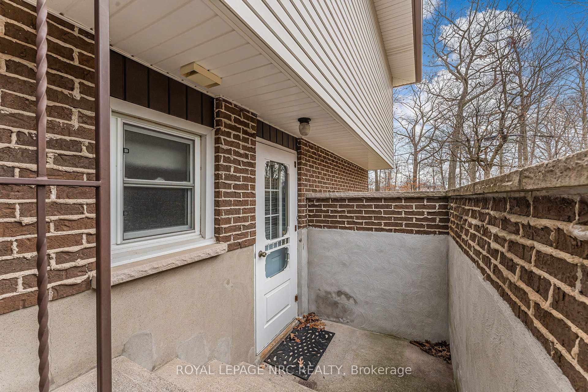 Photo 31 of 58 Woodrow Street, St. Catharines, Secord Woods — HOMEH