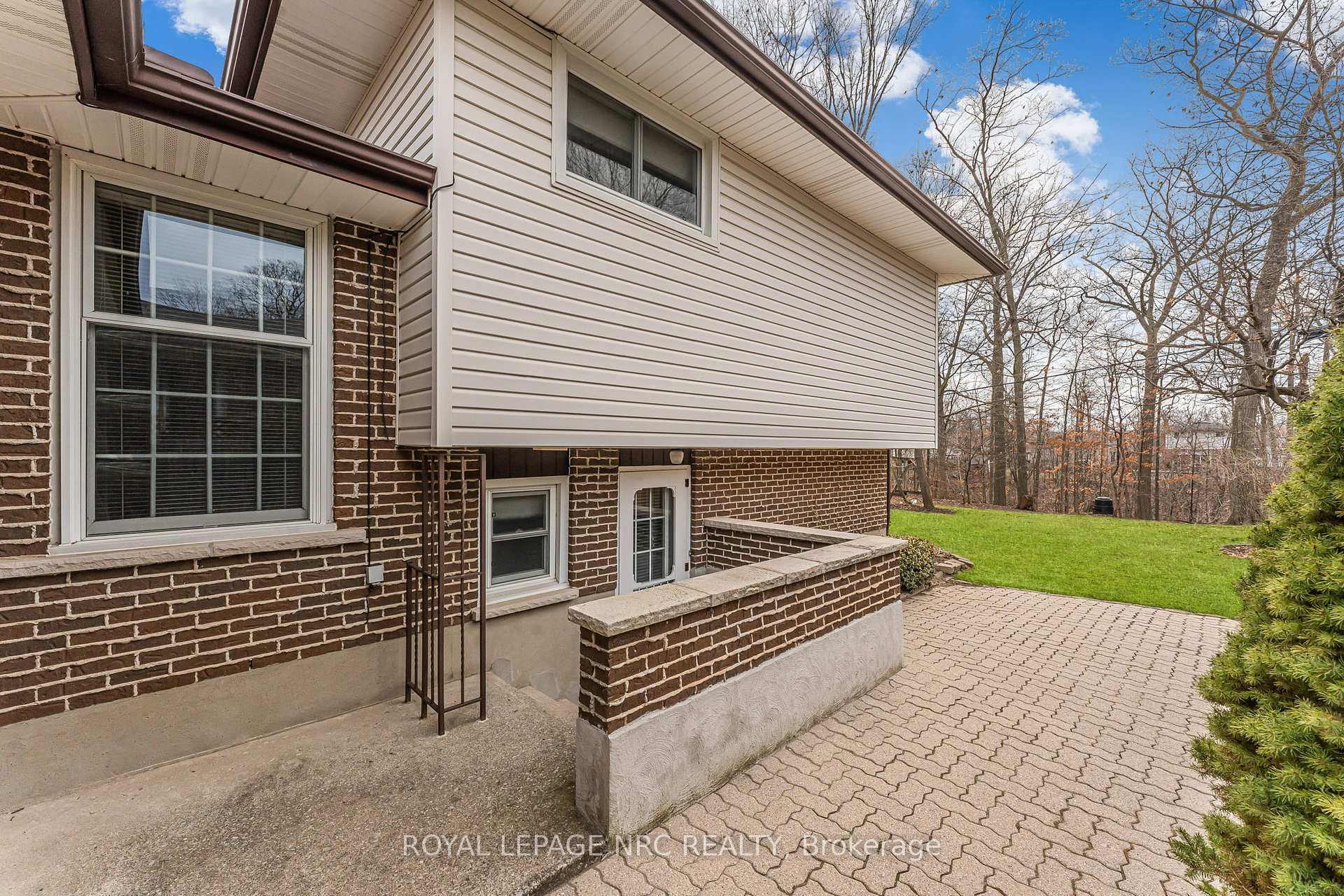 Photo 32 of 58 Woodrow Street, St. Catharines, Secord Woods — HOMEH