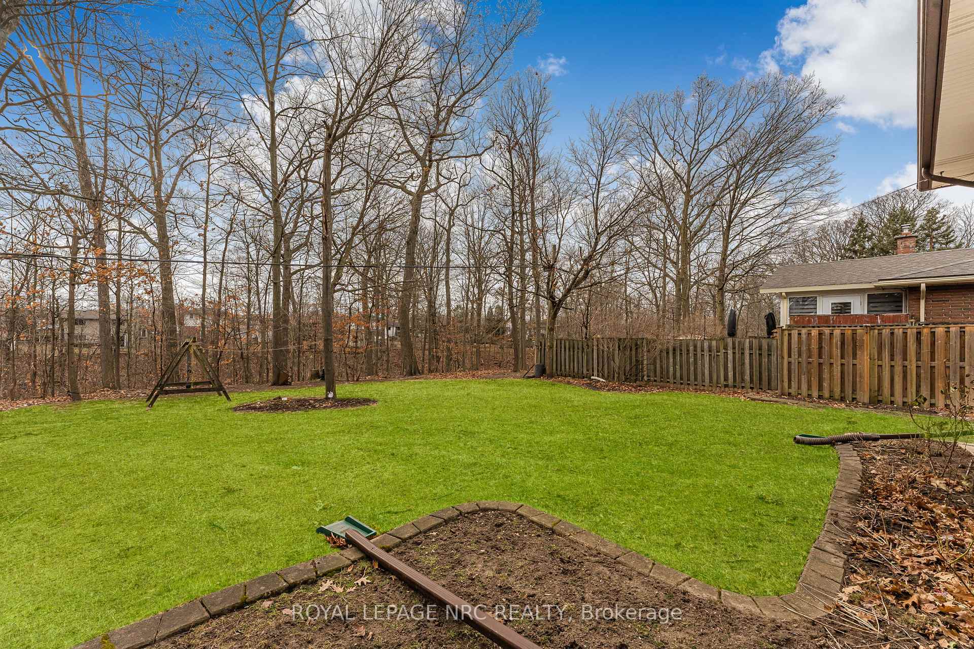Photo 36 of 58 Woodrow Street, St. Catharines, Secord Woods — HOMEH