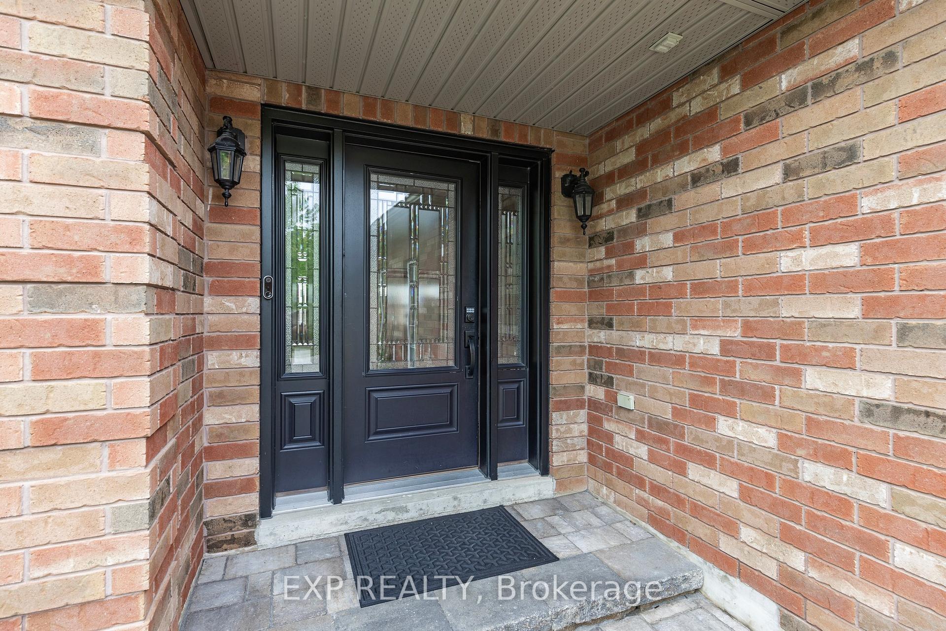 Photo 2 of 9 Pacific Avenue, Barrie, Little Lake — HOMEH