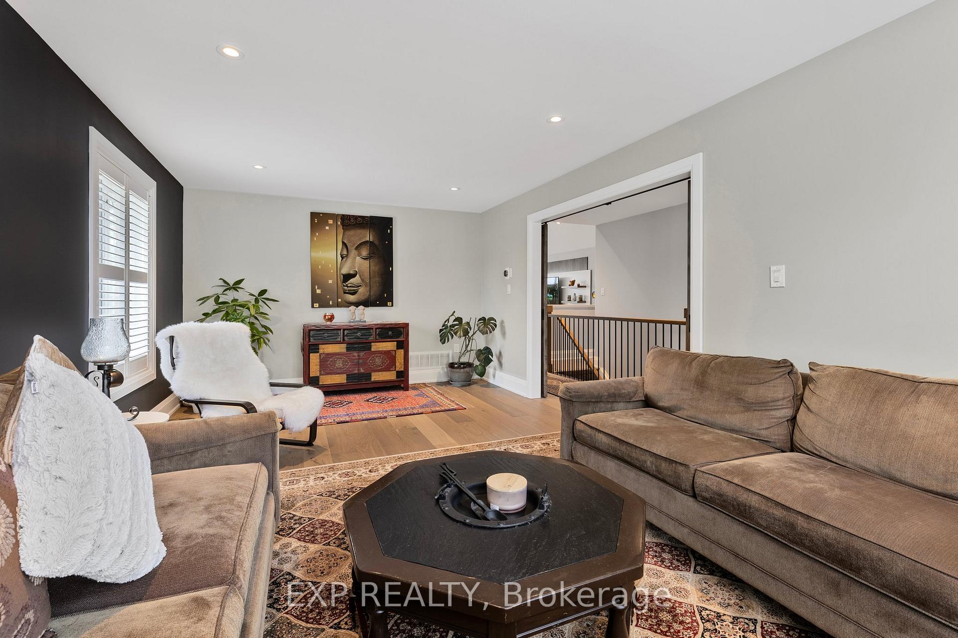 Photo 8 of 9 Pacific Avenue, Barrie, Little Lake — HOMEH