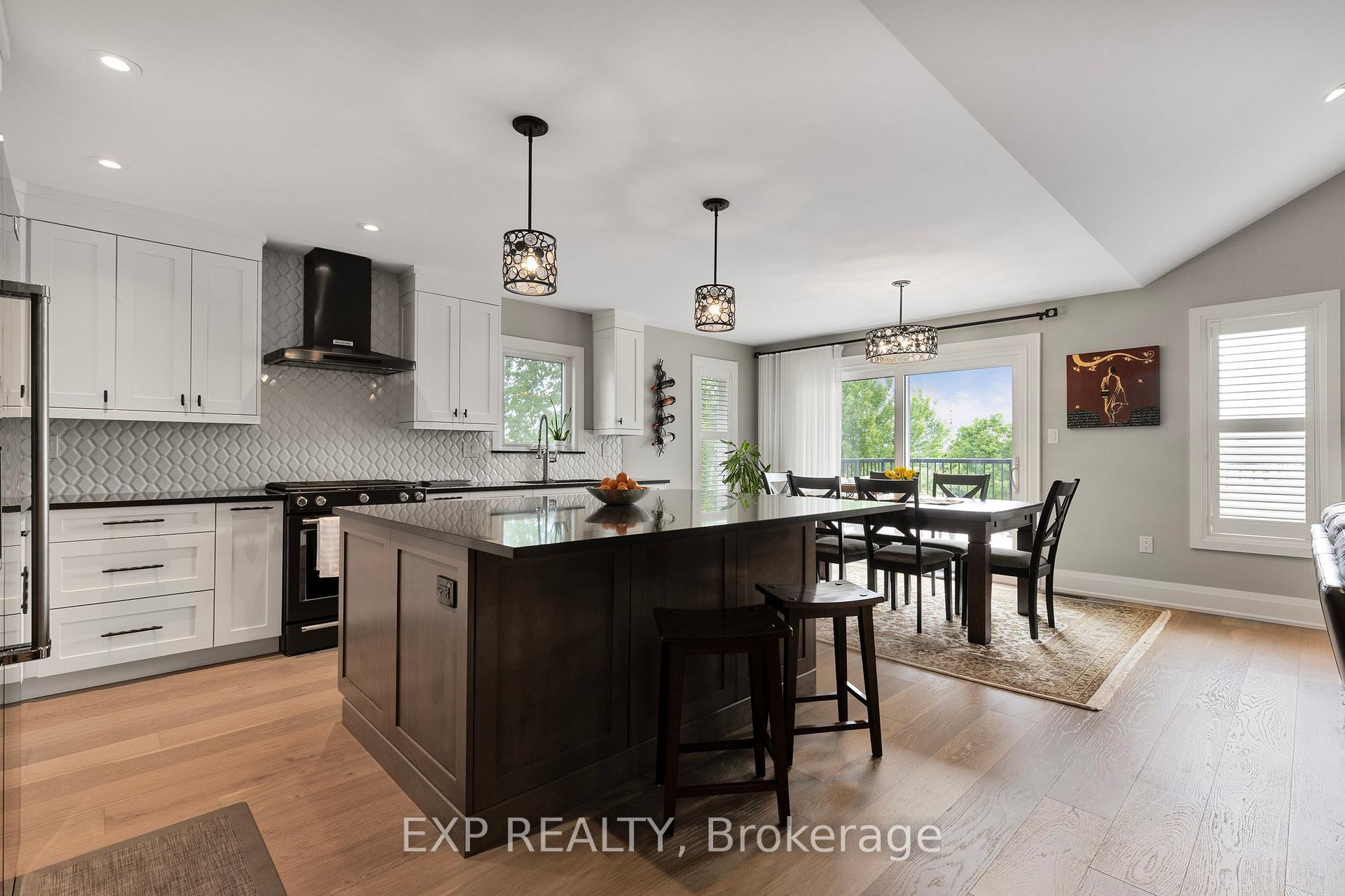 Photo 10 of 9 Pacific Avenue, Barrie, Little Lake — HOMEH