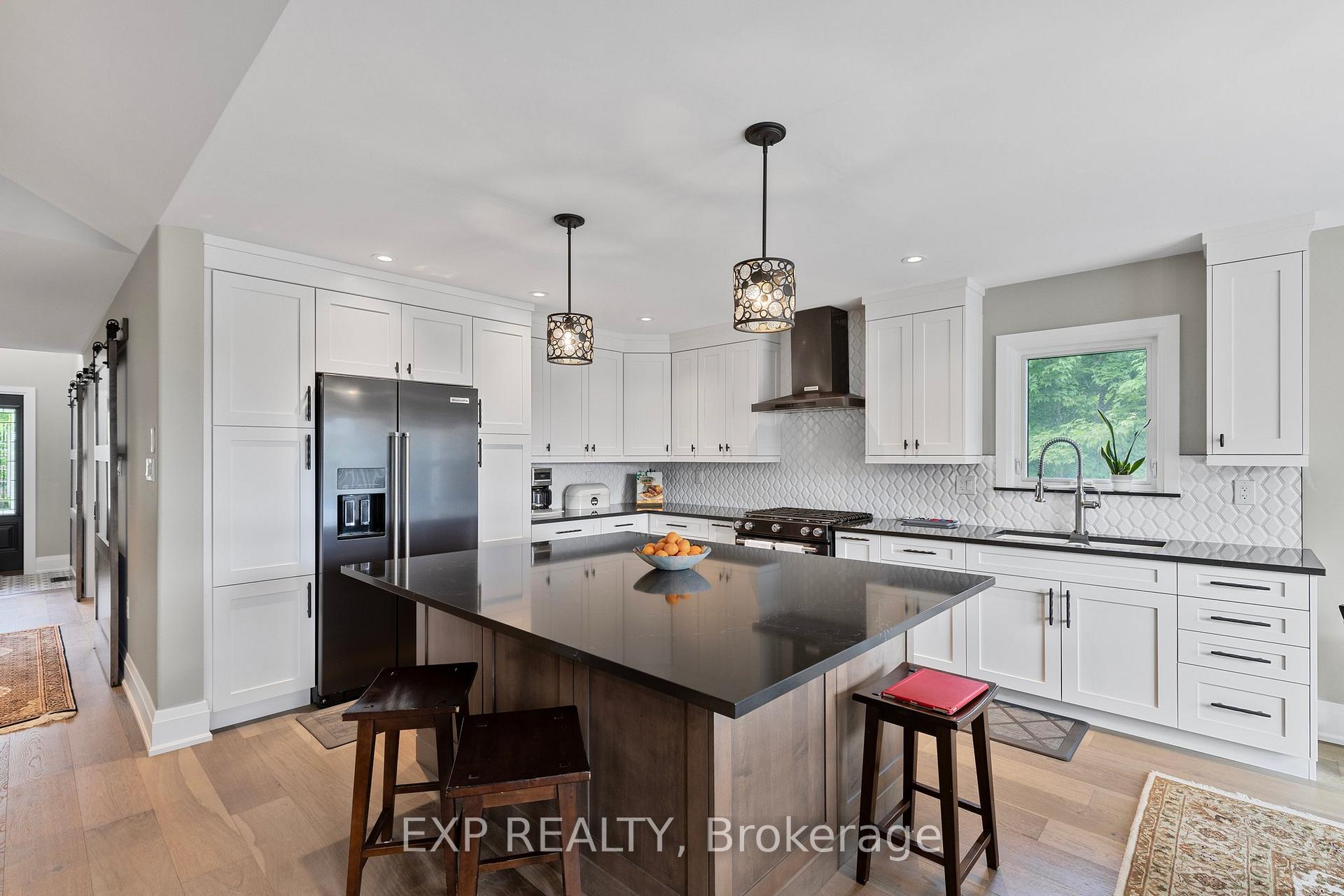 Photo 12 of 9 Pacific Avenue, Barrie, Little Lake — HOMEH