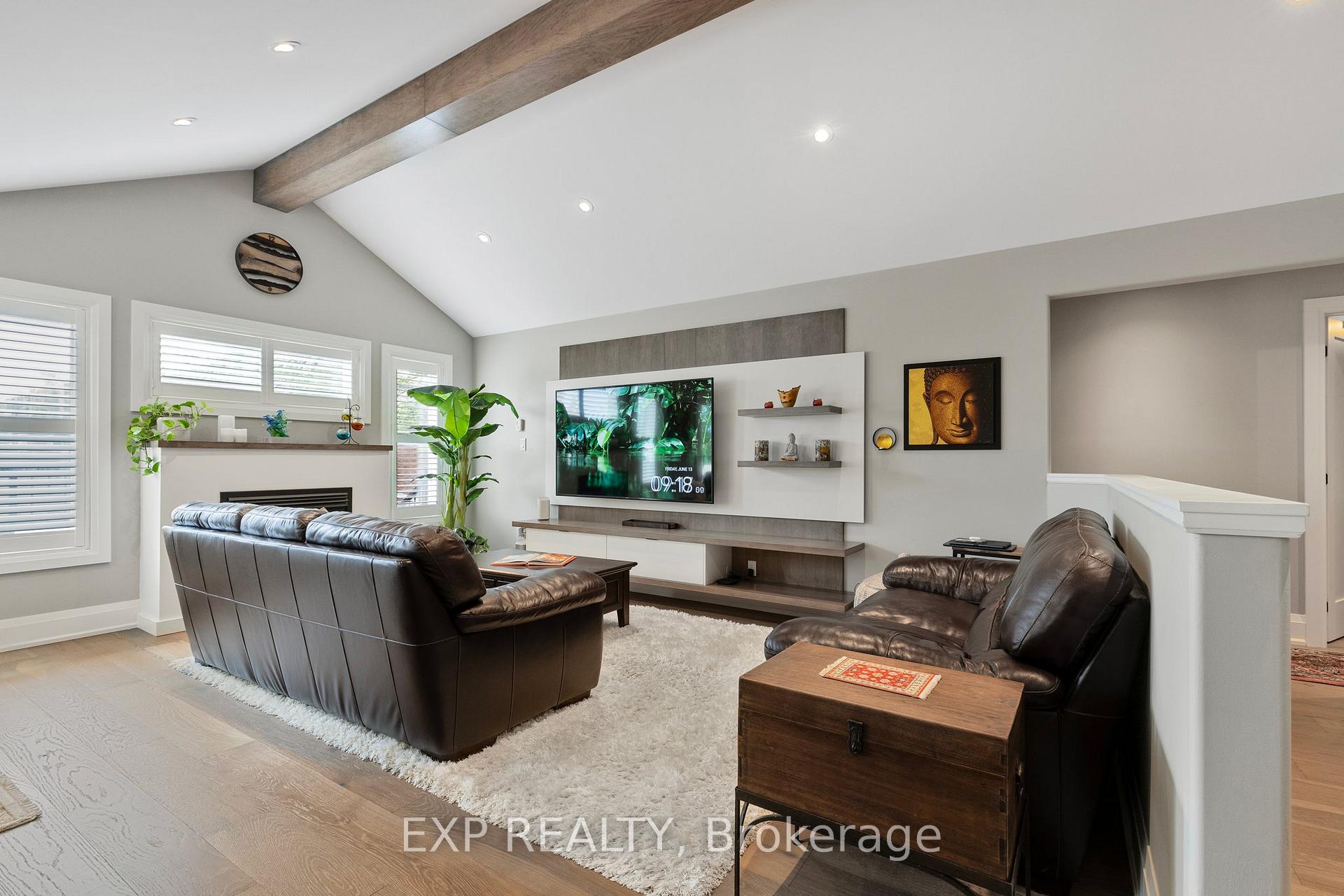 Photo 17 of 9 Pacific Avenue, Barrie, Little Lake — HOMEH