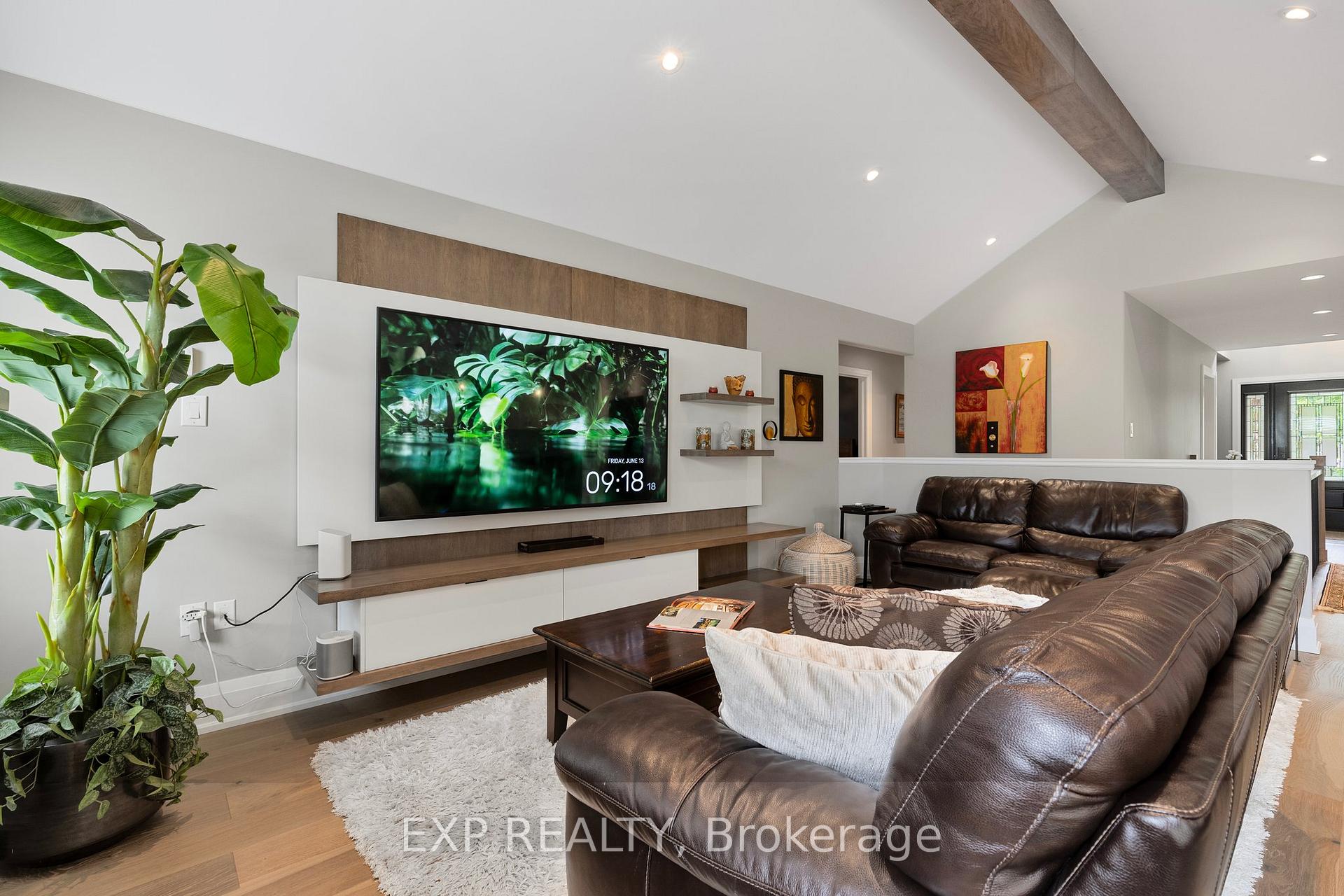 Photo 18 of 9 Pacific Avenue, Barrie, Little Lake — HOMEH