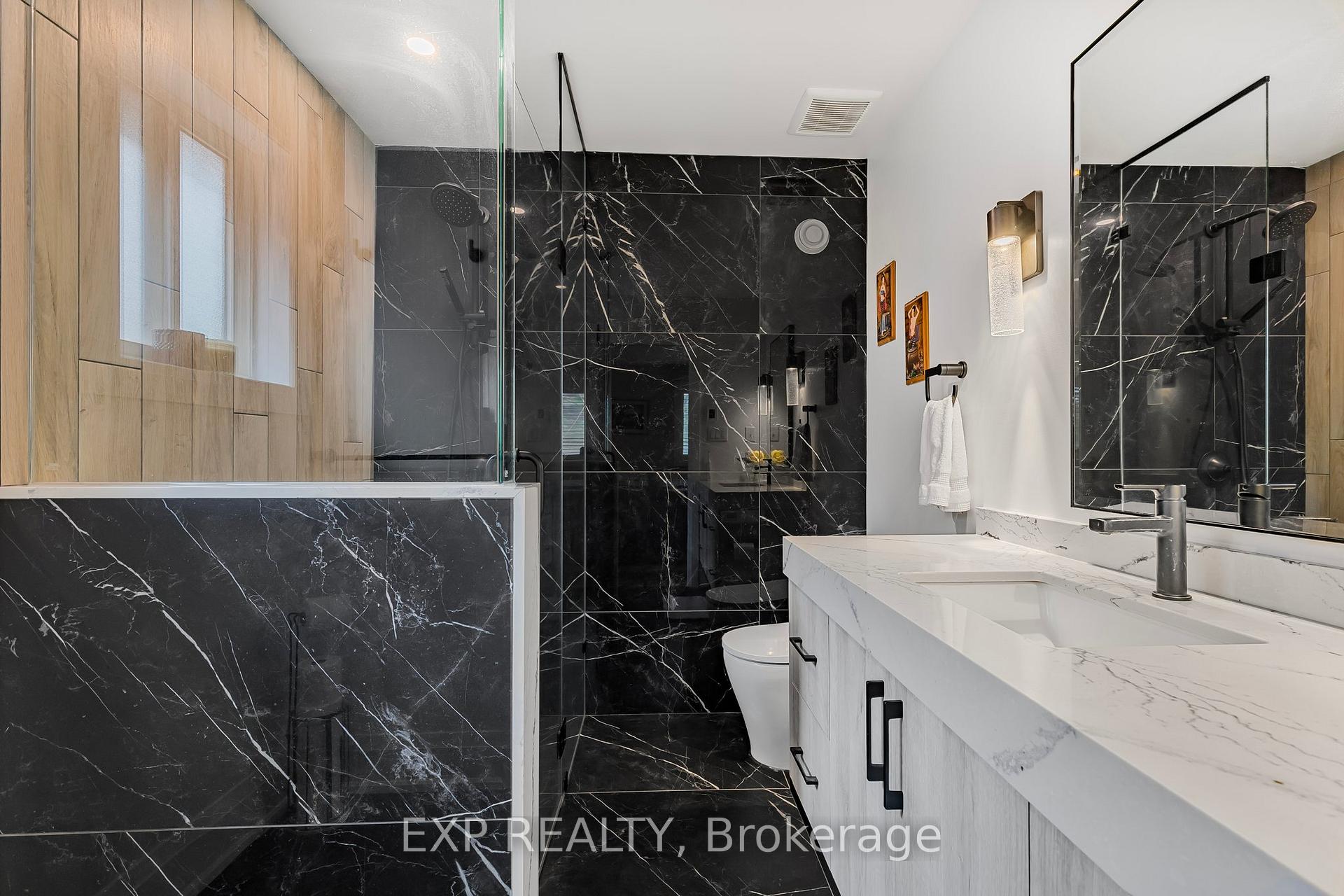 Photo 24 of 9 Pacific Avenue, Barrie, Little Lake — HOMEH
