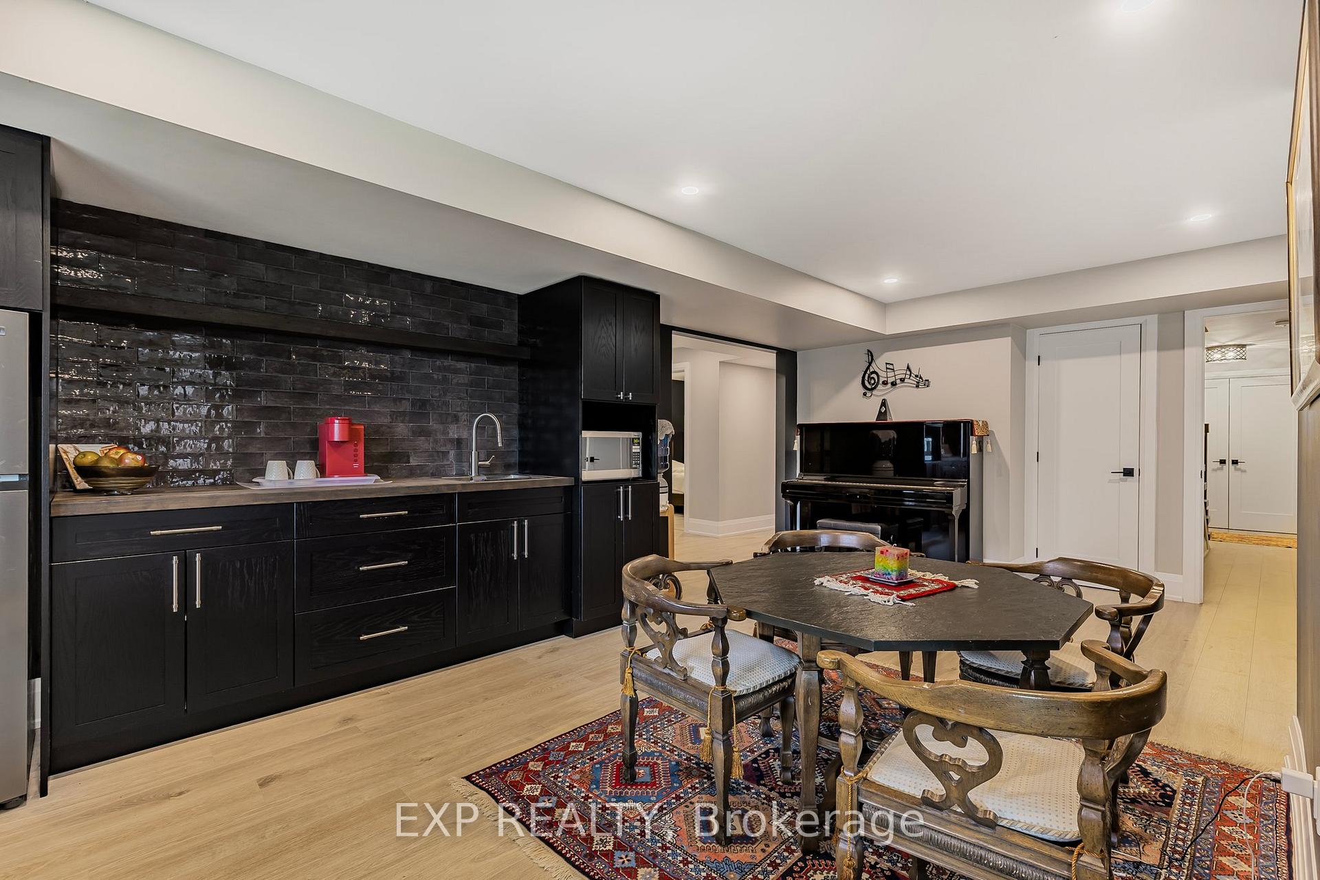 Photo 34 of 9 Pacific Avenue, Barrie, Little Lake — HOMEH