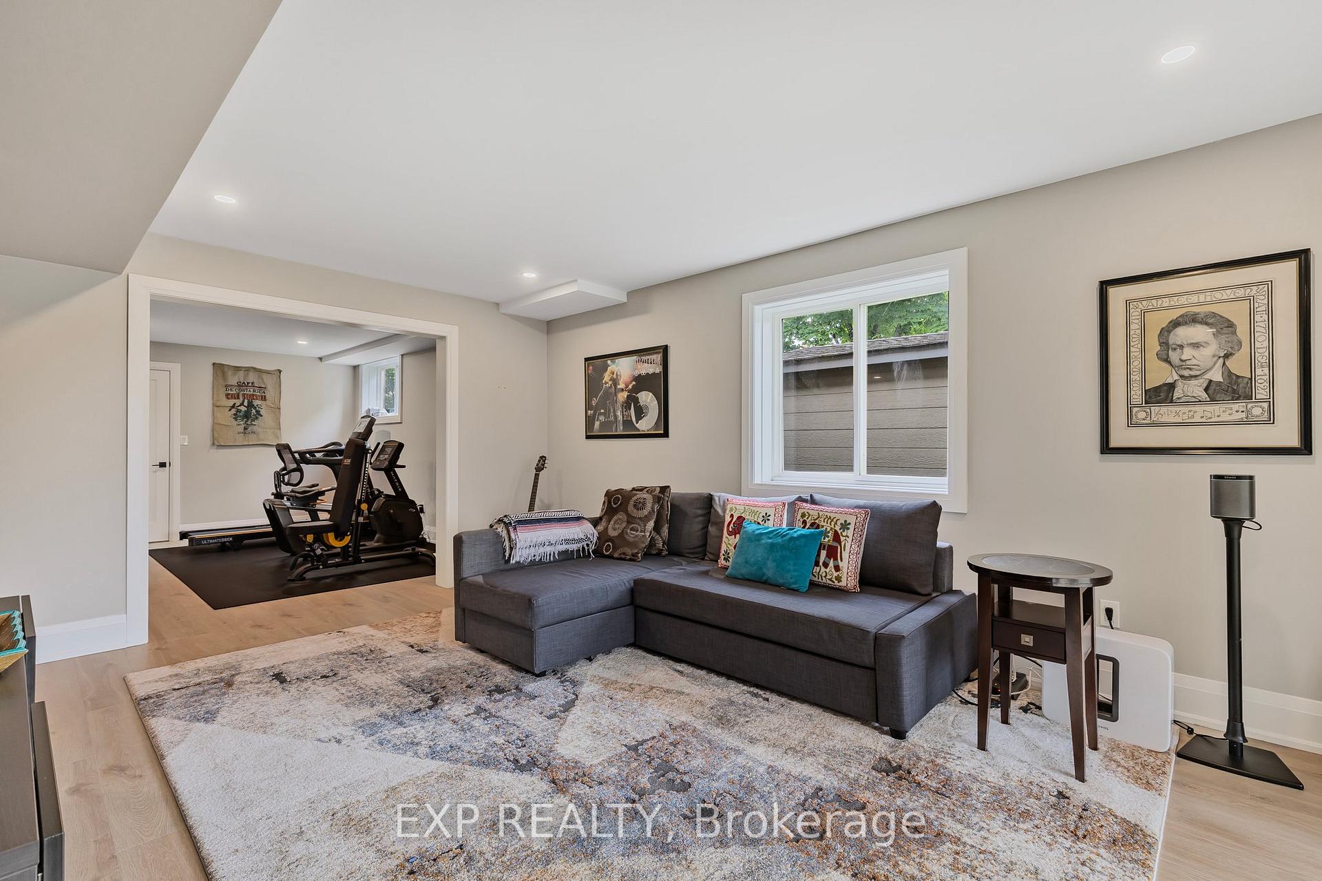 Photo 35 of 9 Pacific Avenue, Barrie, Little Lake — HOMEH