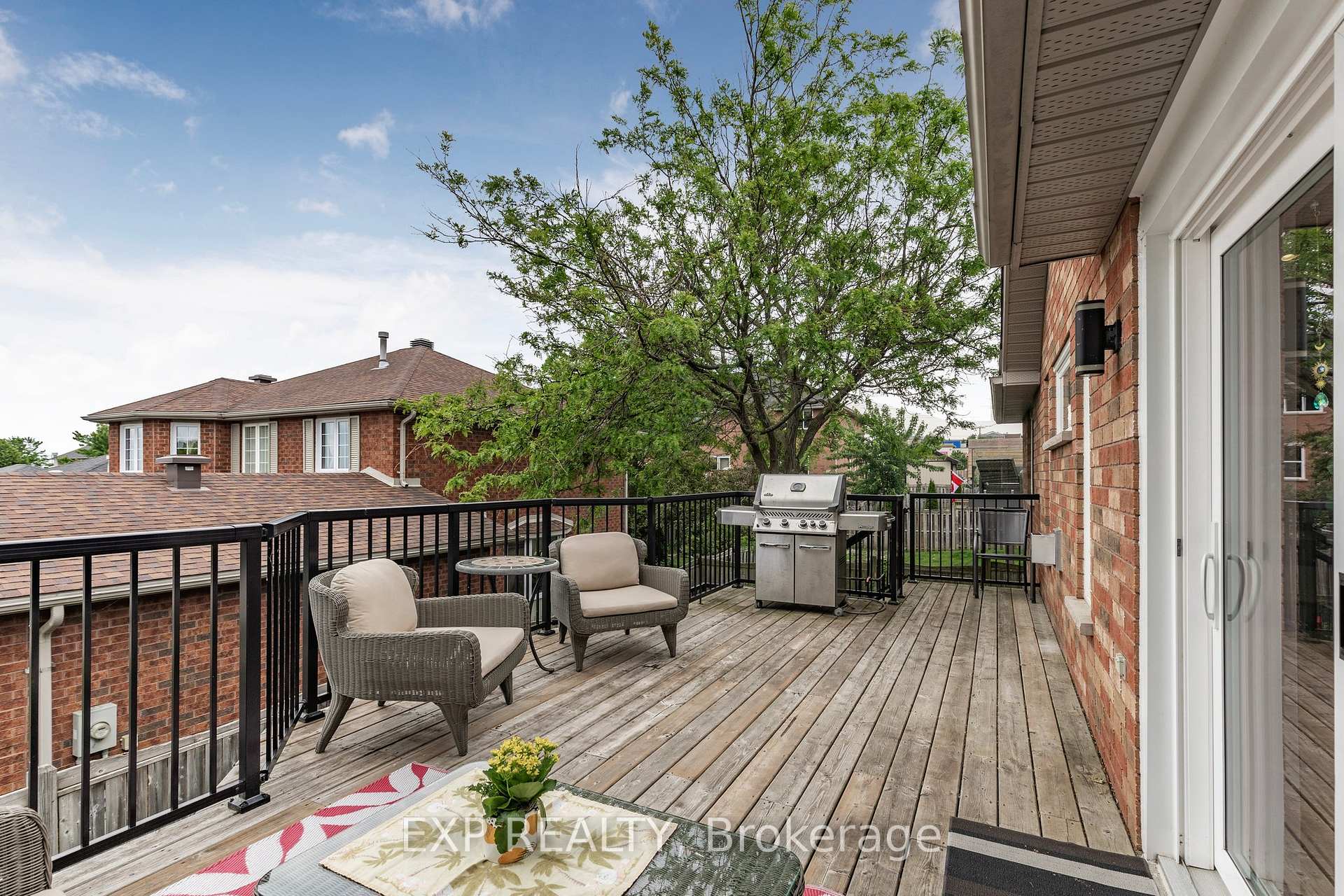 Photo 45 of 9 Pacific Avenue, Barrie, Little Lake — HOMEH