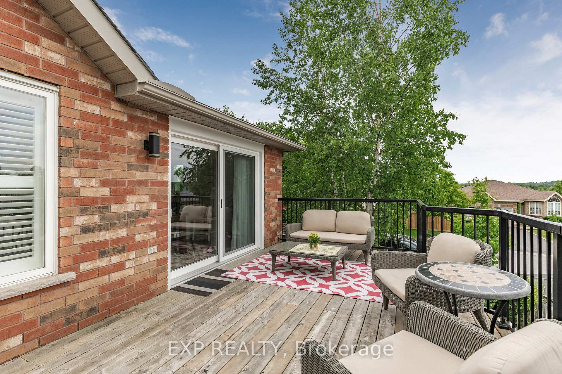 Photo 46 of 9 Pacific Avenue, Barrie, Little Lake — HOMEH