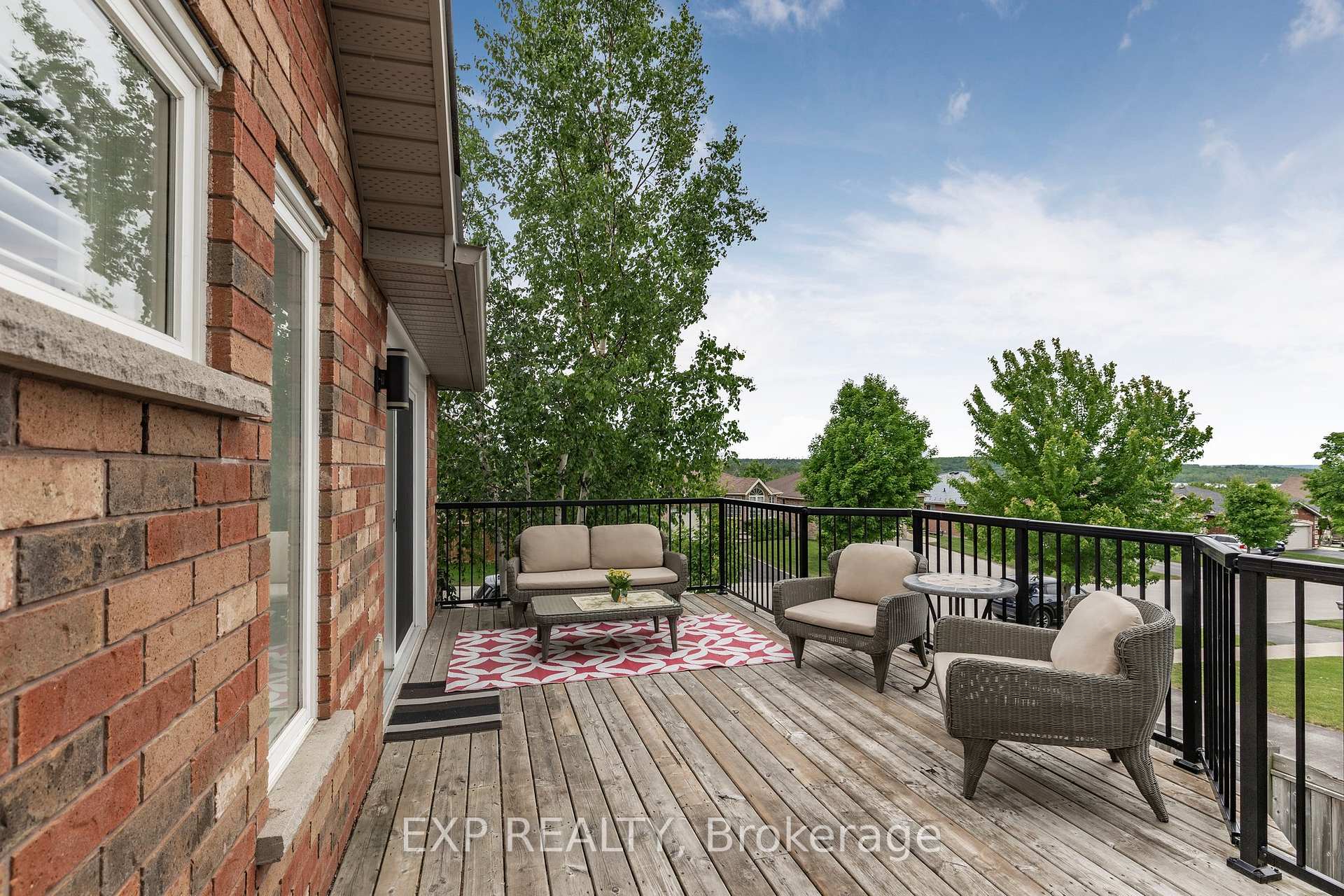 Photo 47 of 9 Pacific Avenue, Barrie, Little Lake — HOMEH
