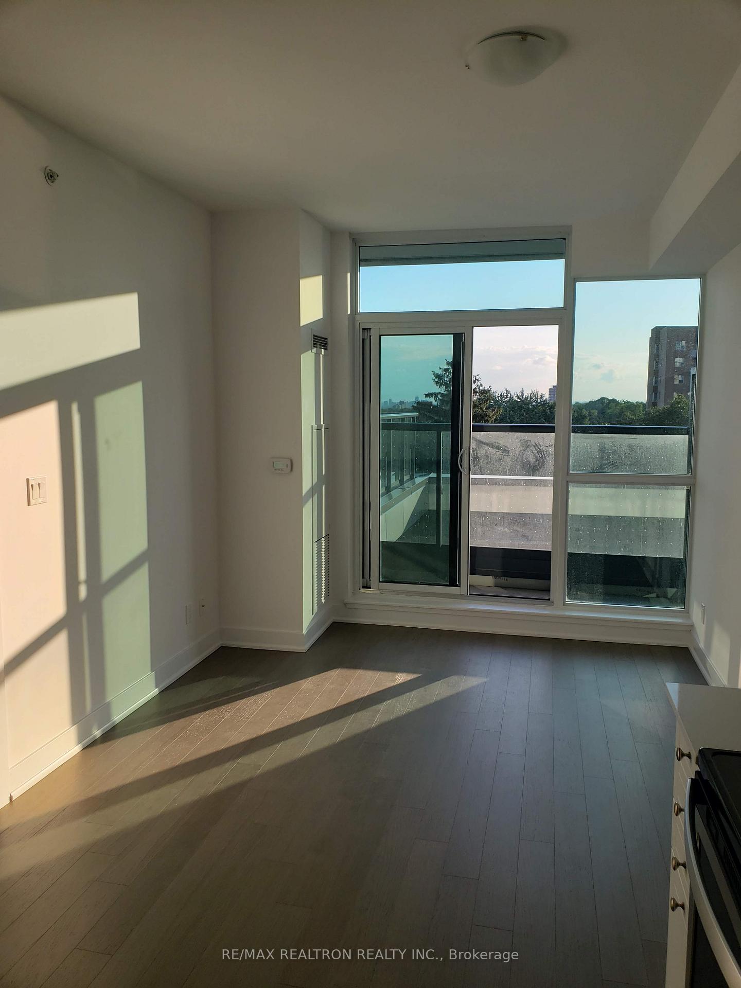 Photo 6 of Unit 608, 1486 Bathurst Street, Toronto, Humewood-Cedarvale — HOMEH