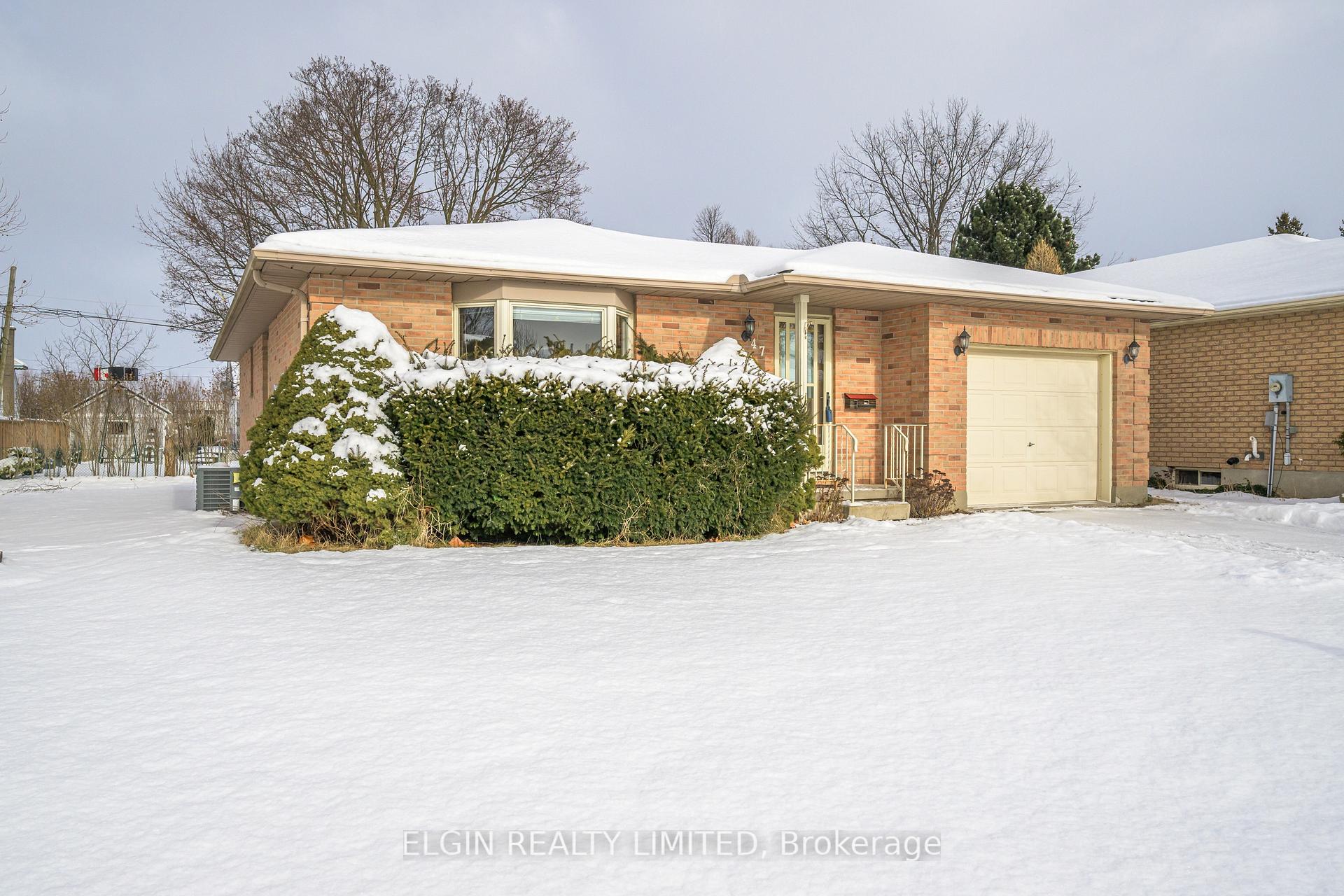 Photo 3 of 47 Rickwood Place, St. Thomas — HOMEH