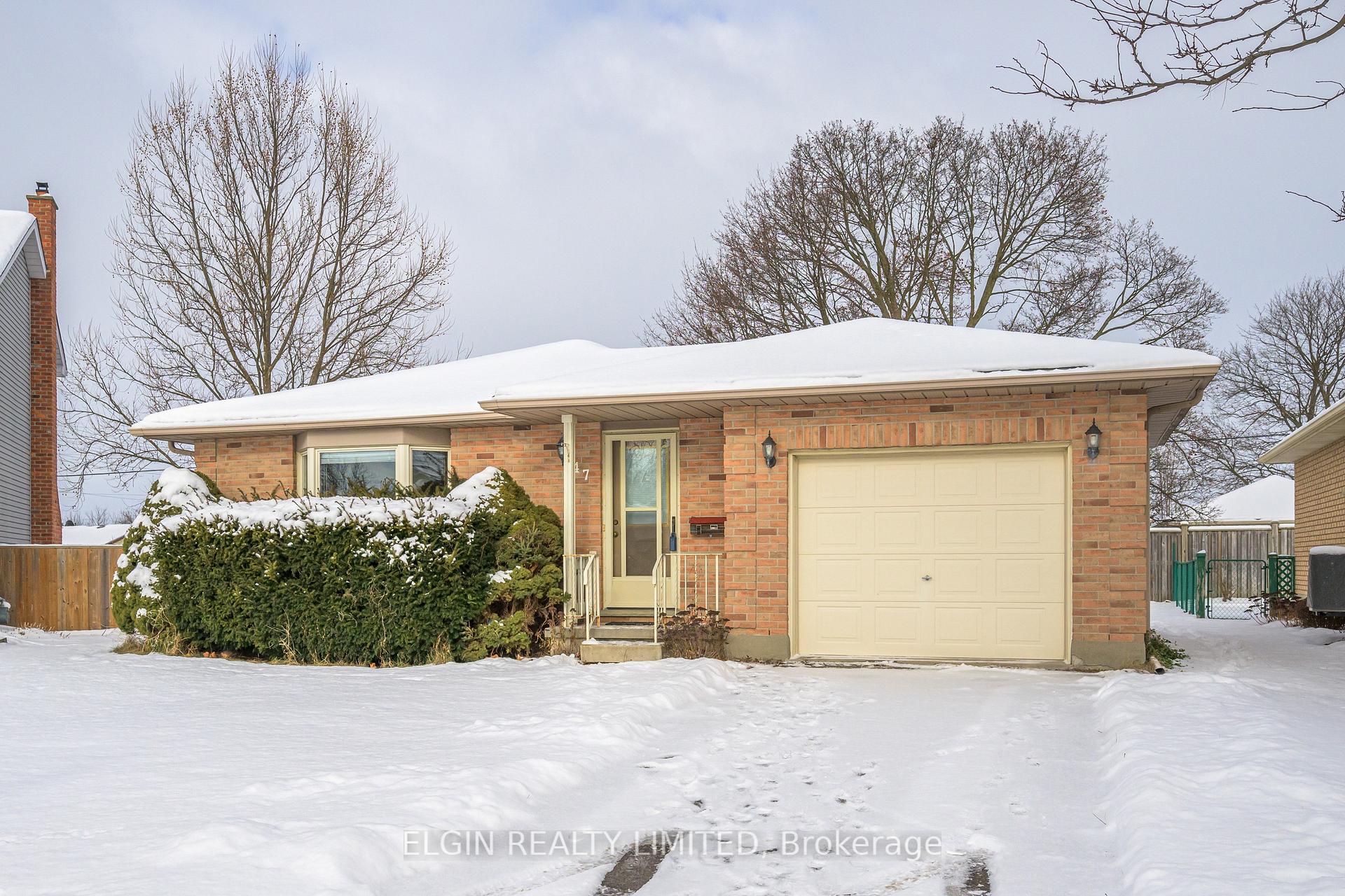 Photo 4 of 47 Rickwood Place, St. Thomas — HOMEH
