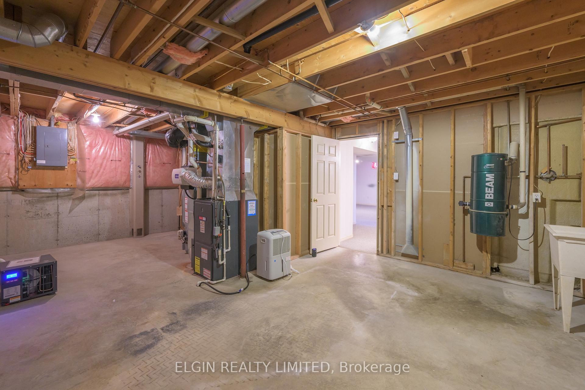 Photo 31 of 47 Rickwood Place, St. Thomas — HOMEH