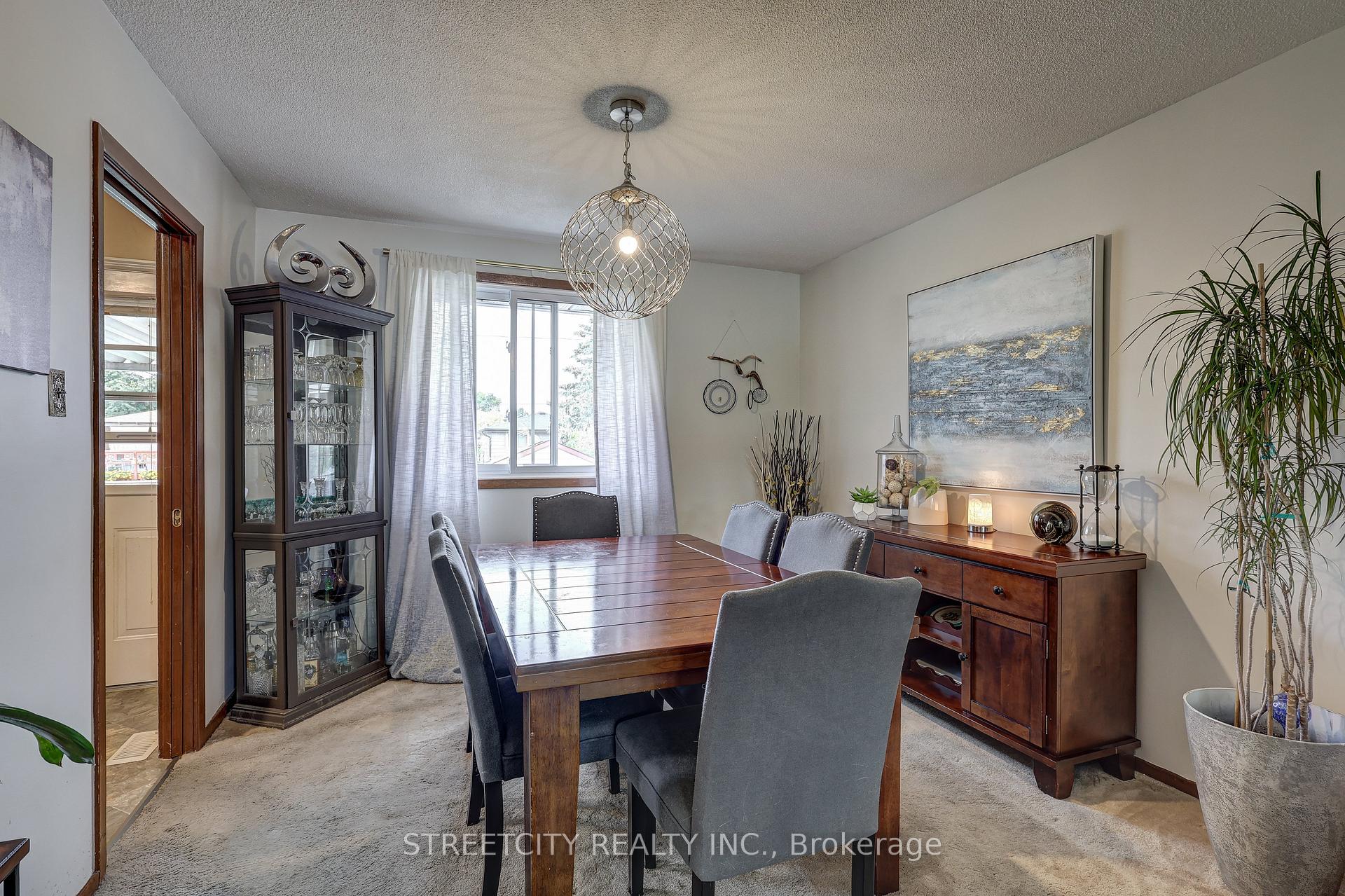 Photo 14 of 105 Confederation Drive, St. Thomas — HOMEH