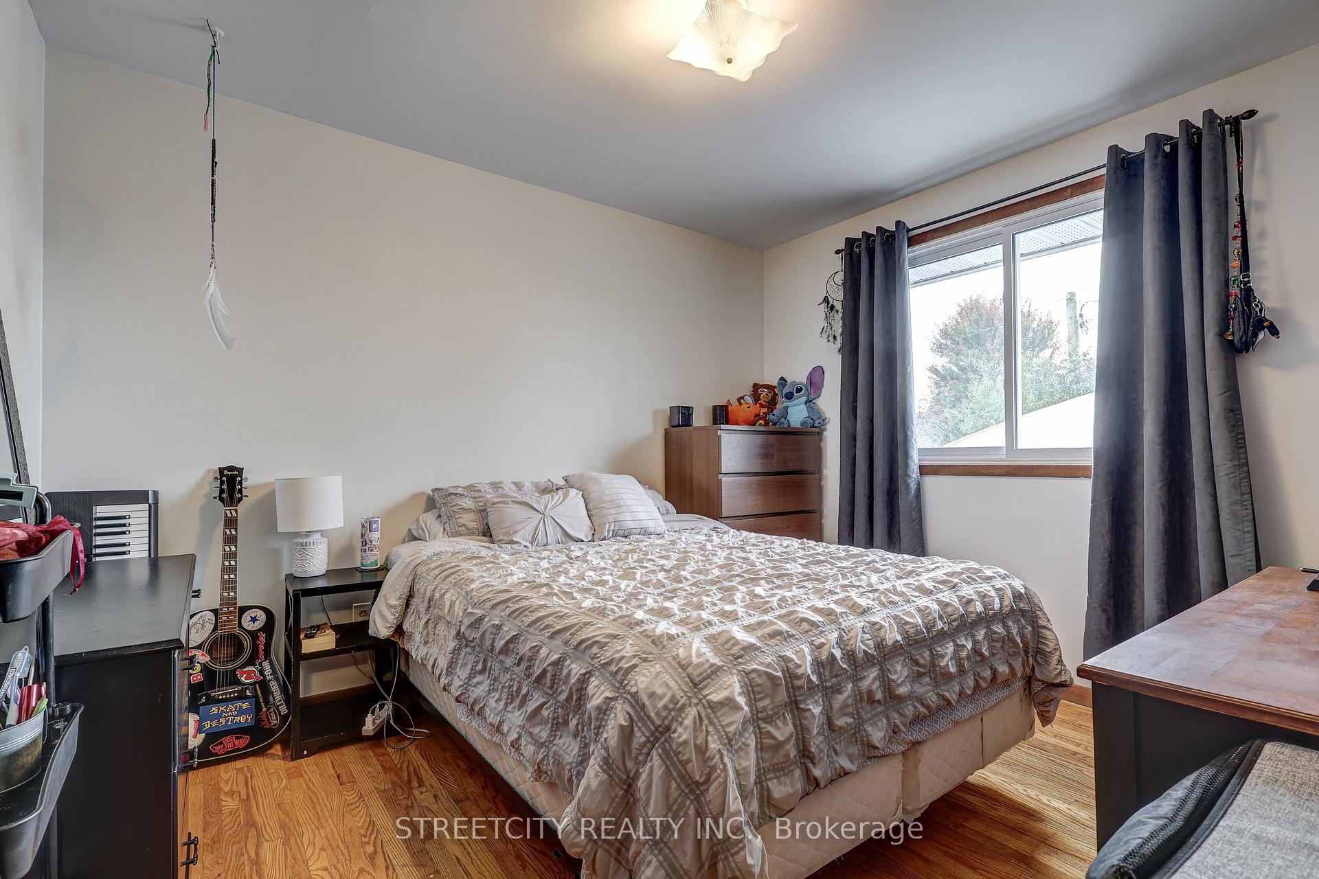 Photo 24 of 105 Confederation Drive, St. Thomas — HOMEH