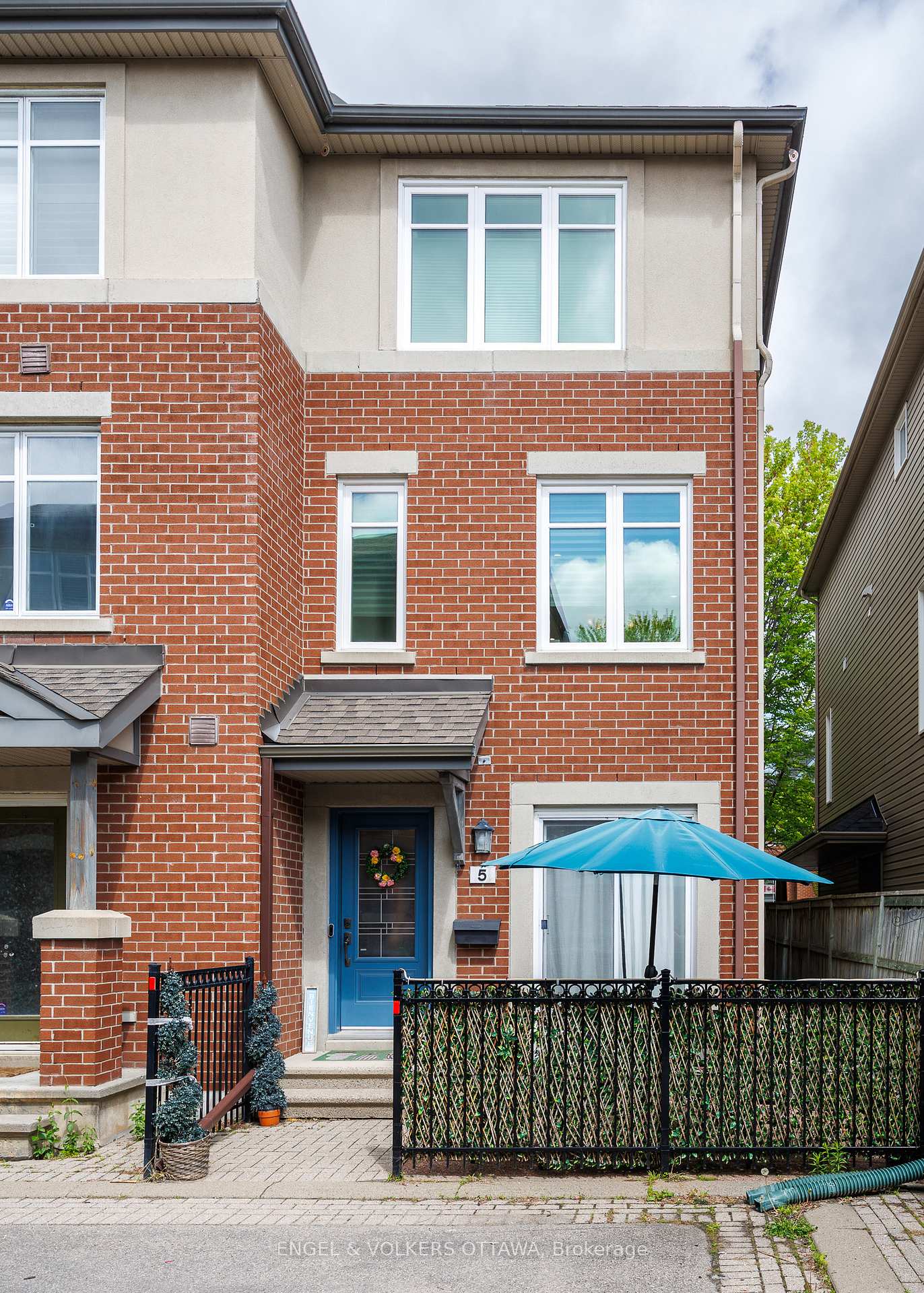 Photo 1 of 5 Carraway Private, Ottawa, Old Ottawa South — HOMEH