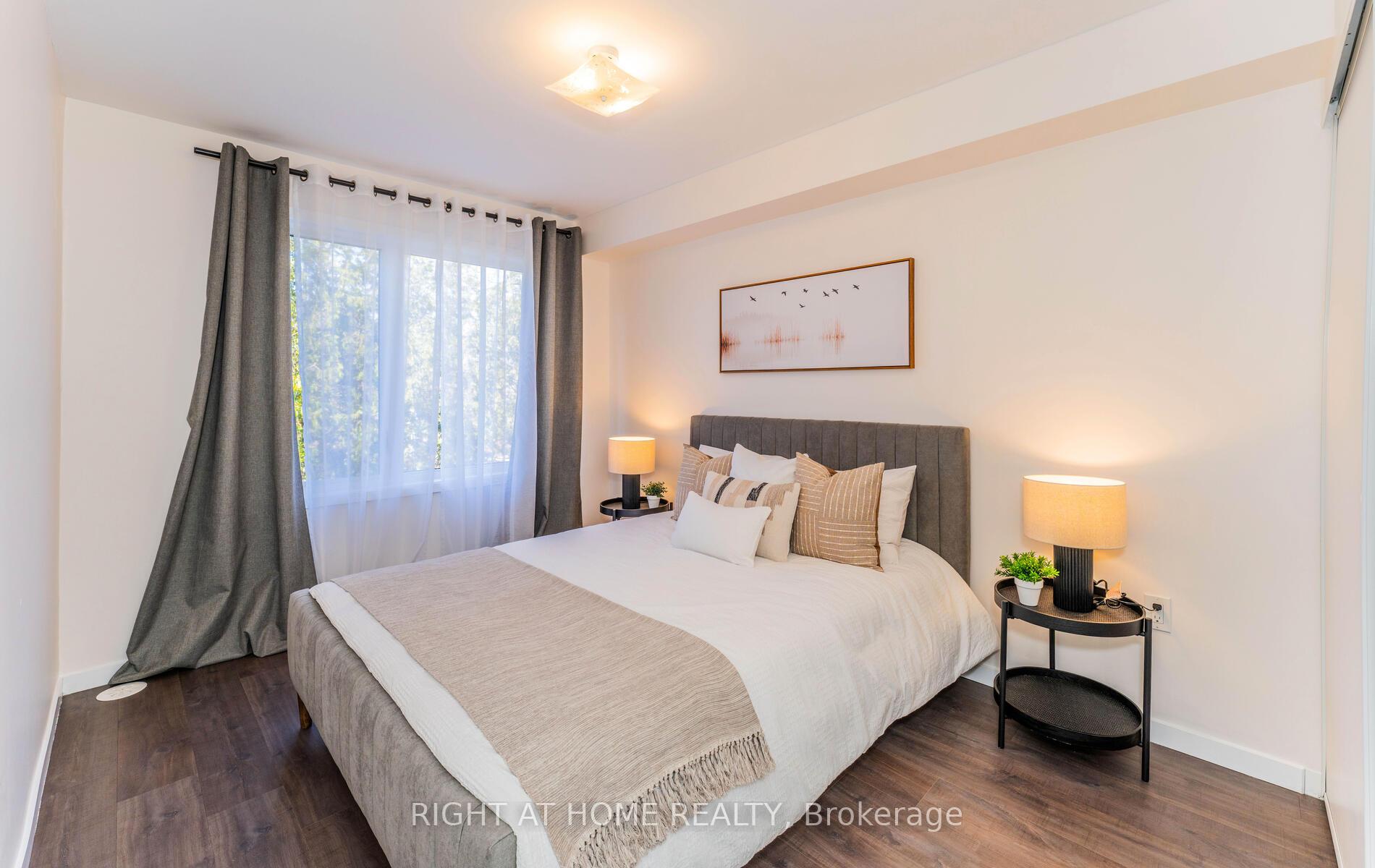Photo 11 of Unit #25, 200 Alex Gardner Circle, Aurora, Aurora Heights — HOMEH