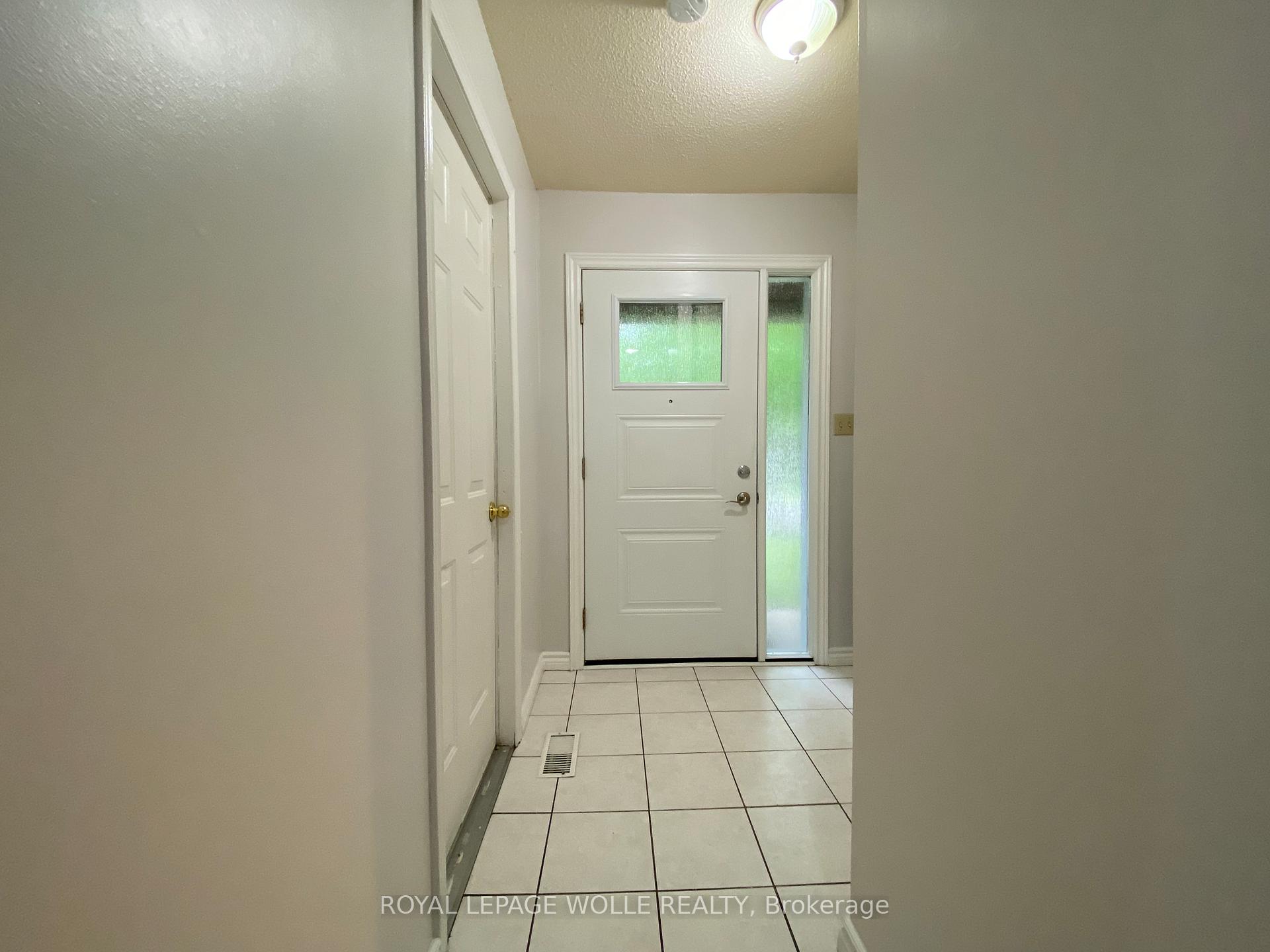 Photo 5 of Unit 32, 20 Paulander Drive, Kitchener — HOMEH