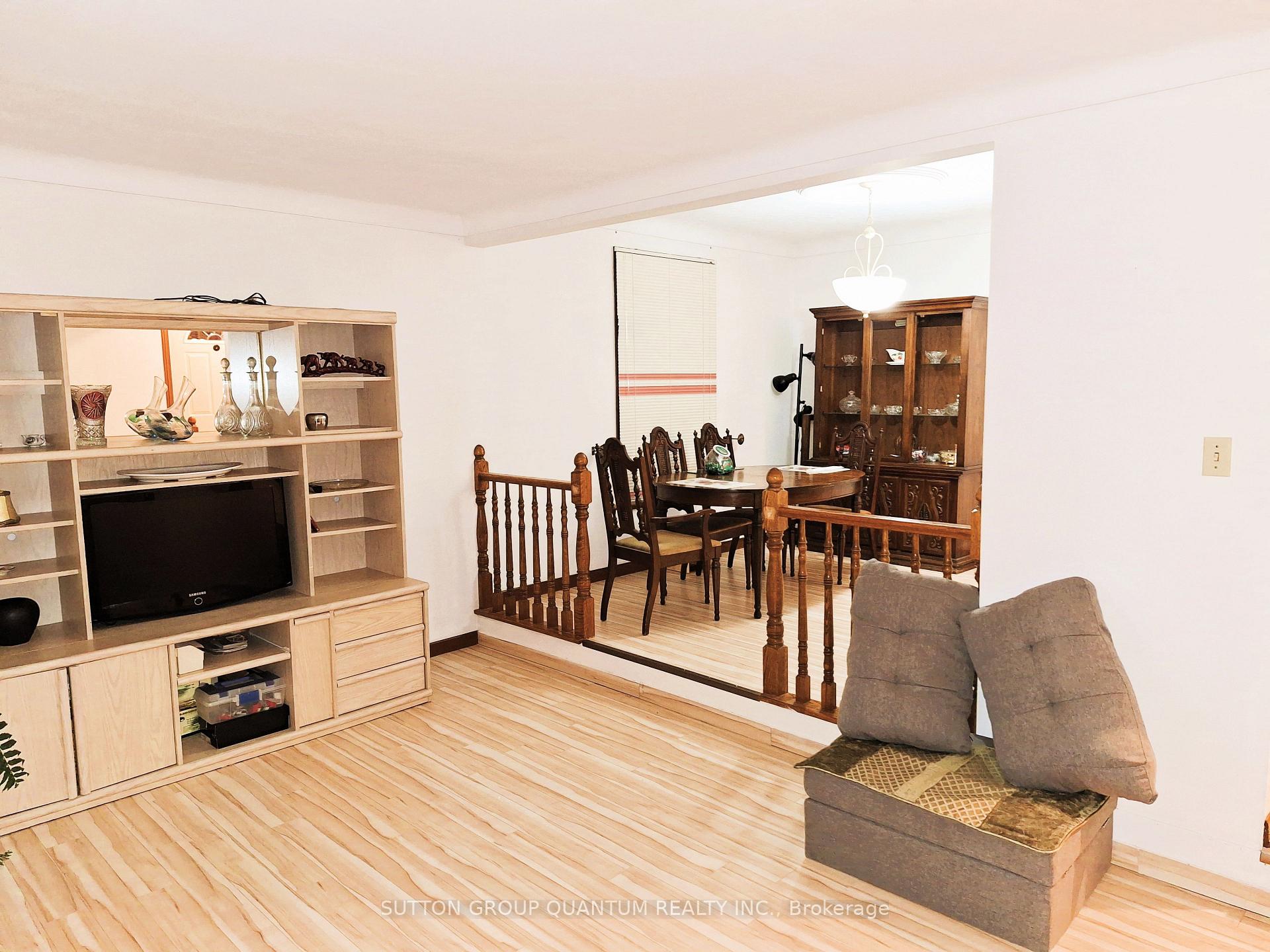 Photo 9 of 21 Drury Crescent, St. Catharines, Carlton/Bunting — HOMEH