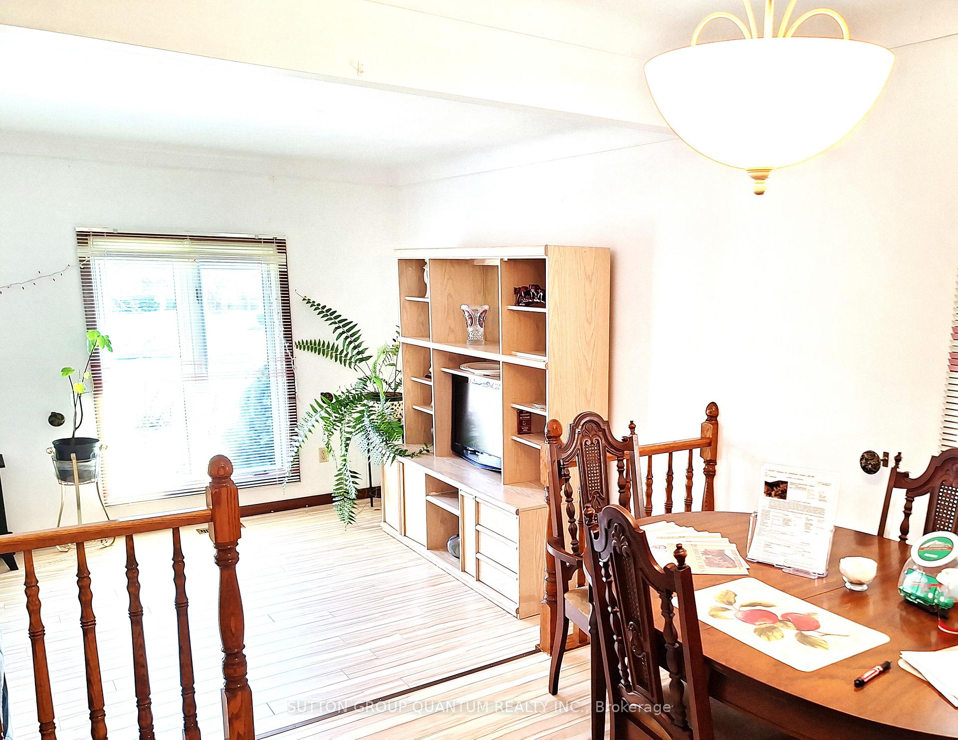 Photo 10 of 21 Drury Crescent, St. Catharines, Carlton/Bunting — HOMEH